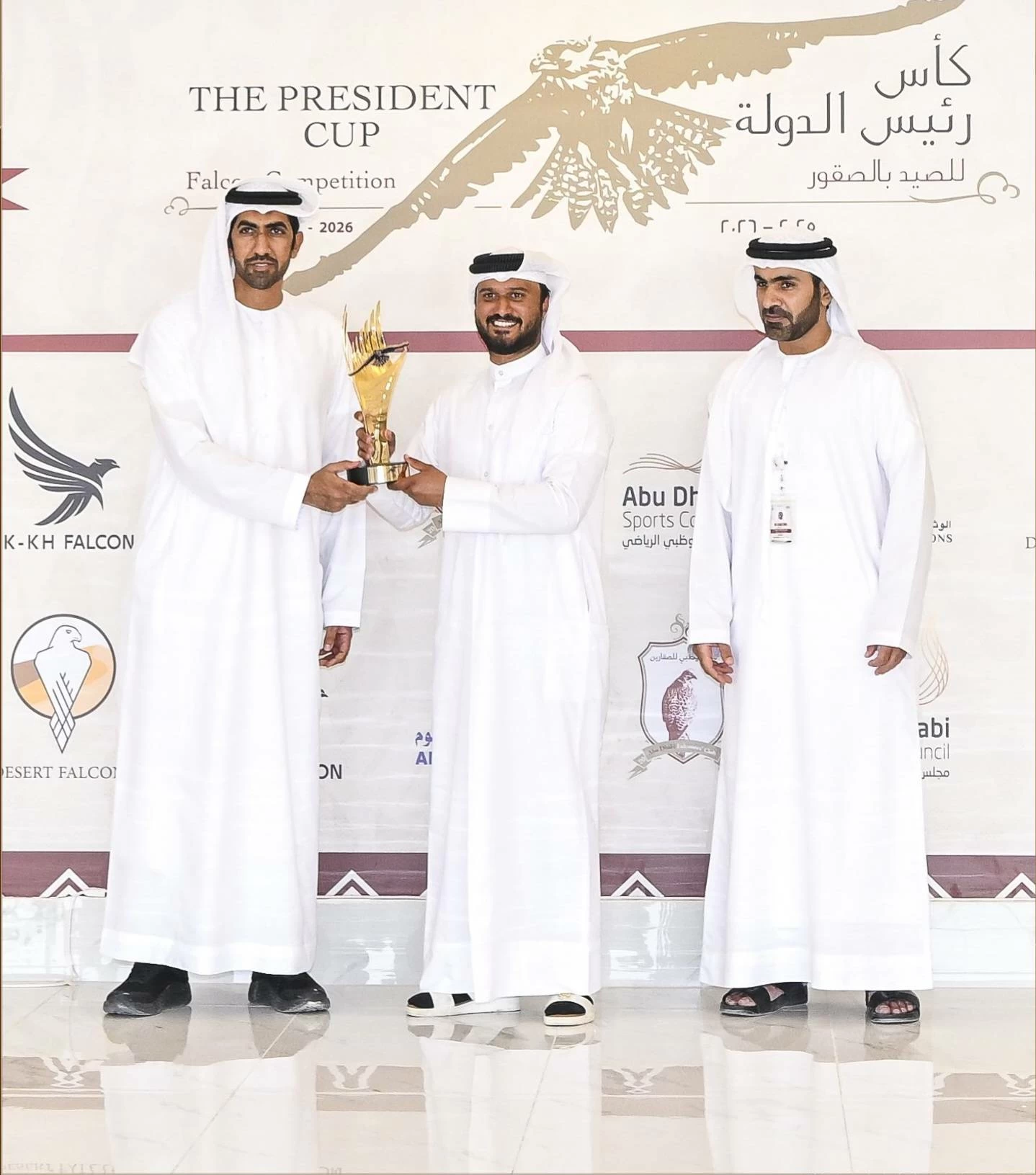 البحرين تواصل التألق في كأس رئيس دولة الإمارات للصقور