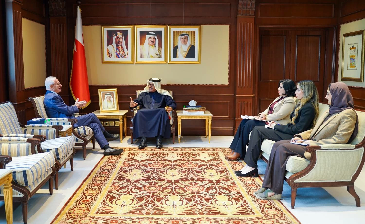 وزير الخارجية يستقبل عضو مجلس اللوردات بالمملكة المتحدة