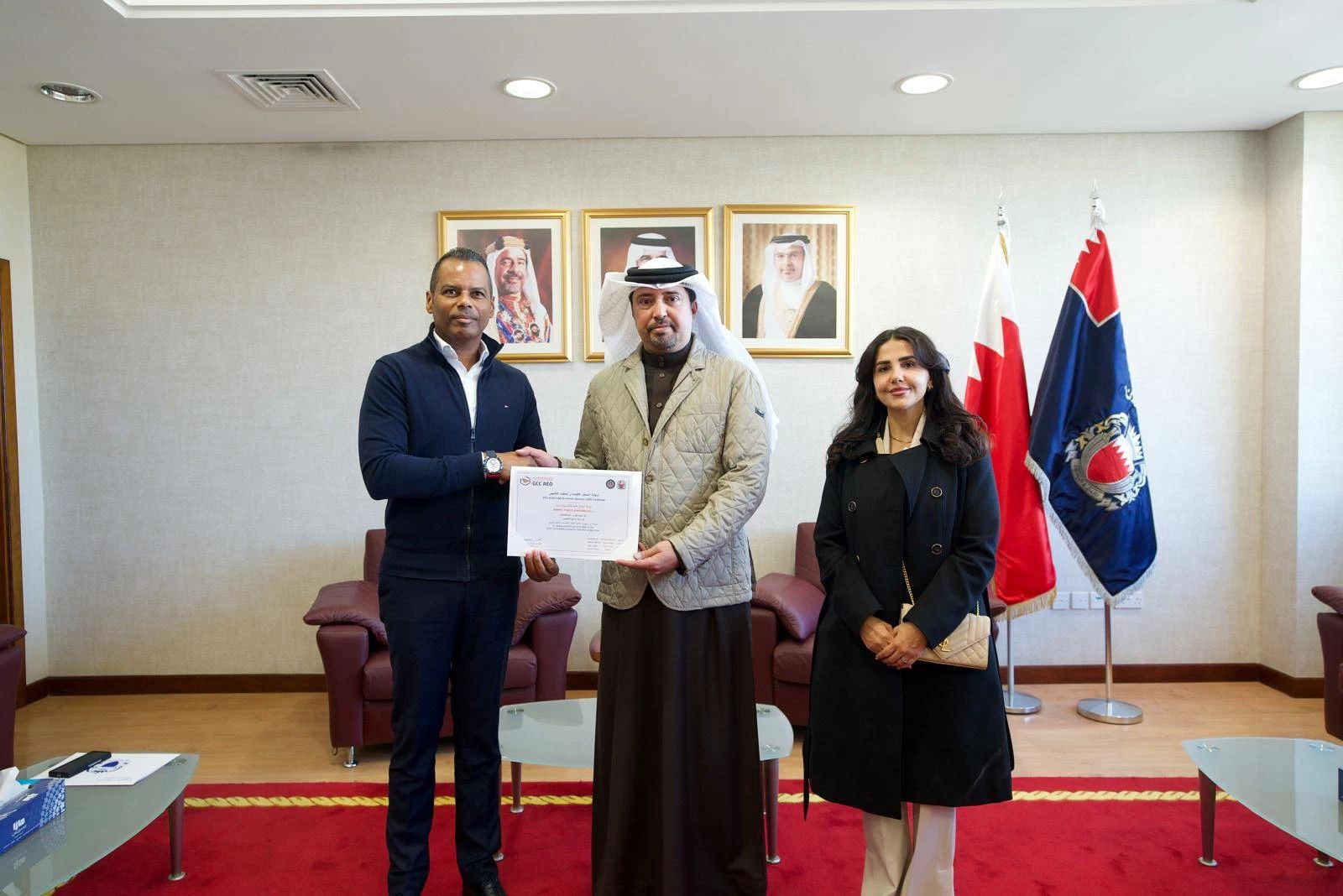 رئيس الجمارك يمنح عدداً من الشركات شهادة المشغل الاقتصادي المعتمد الخليجي 