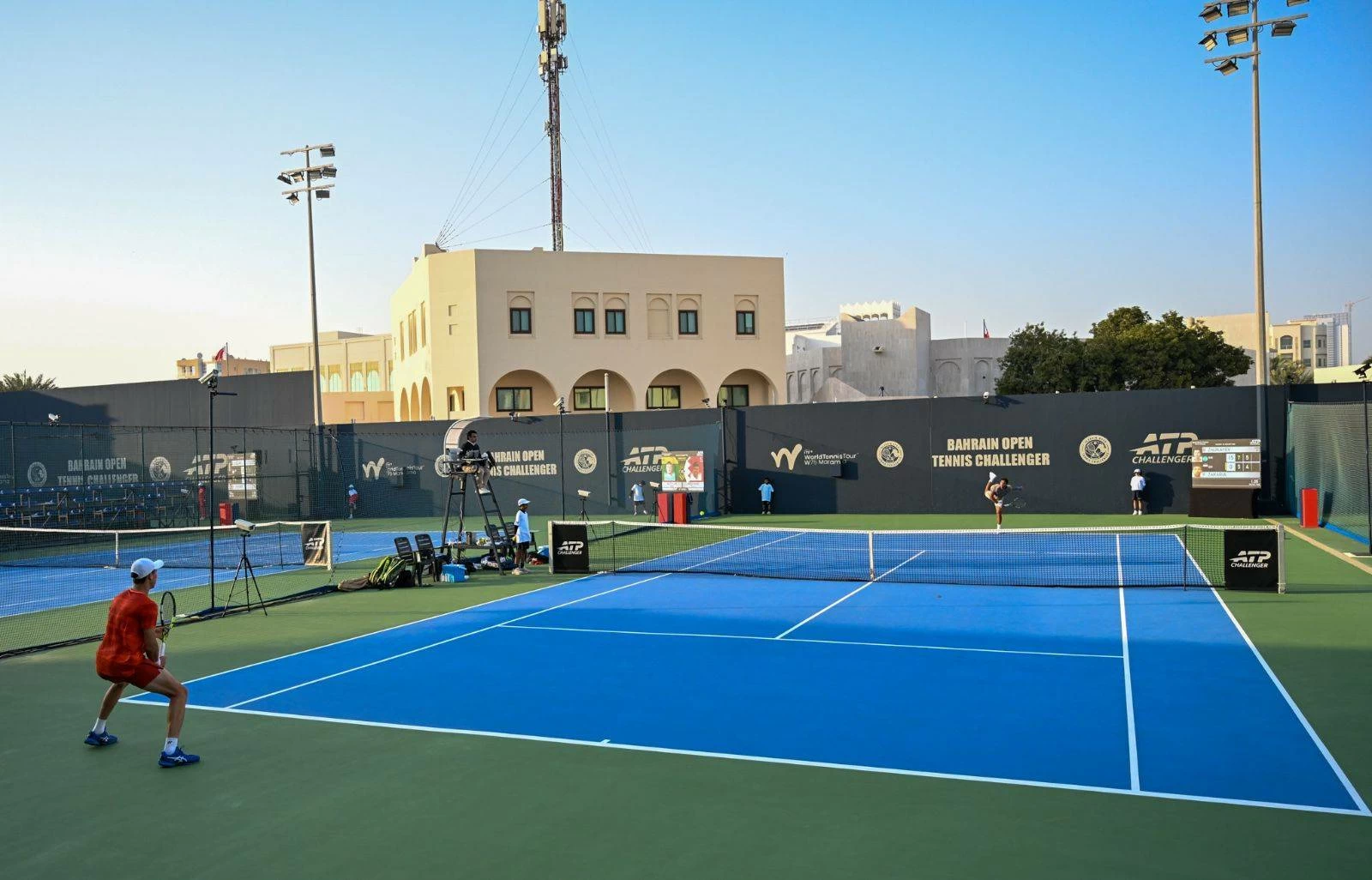 انطلاقة قوية ومباريات مثيرة في بطولة البحرين المفتوحة ATP تشالنجر للتنس