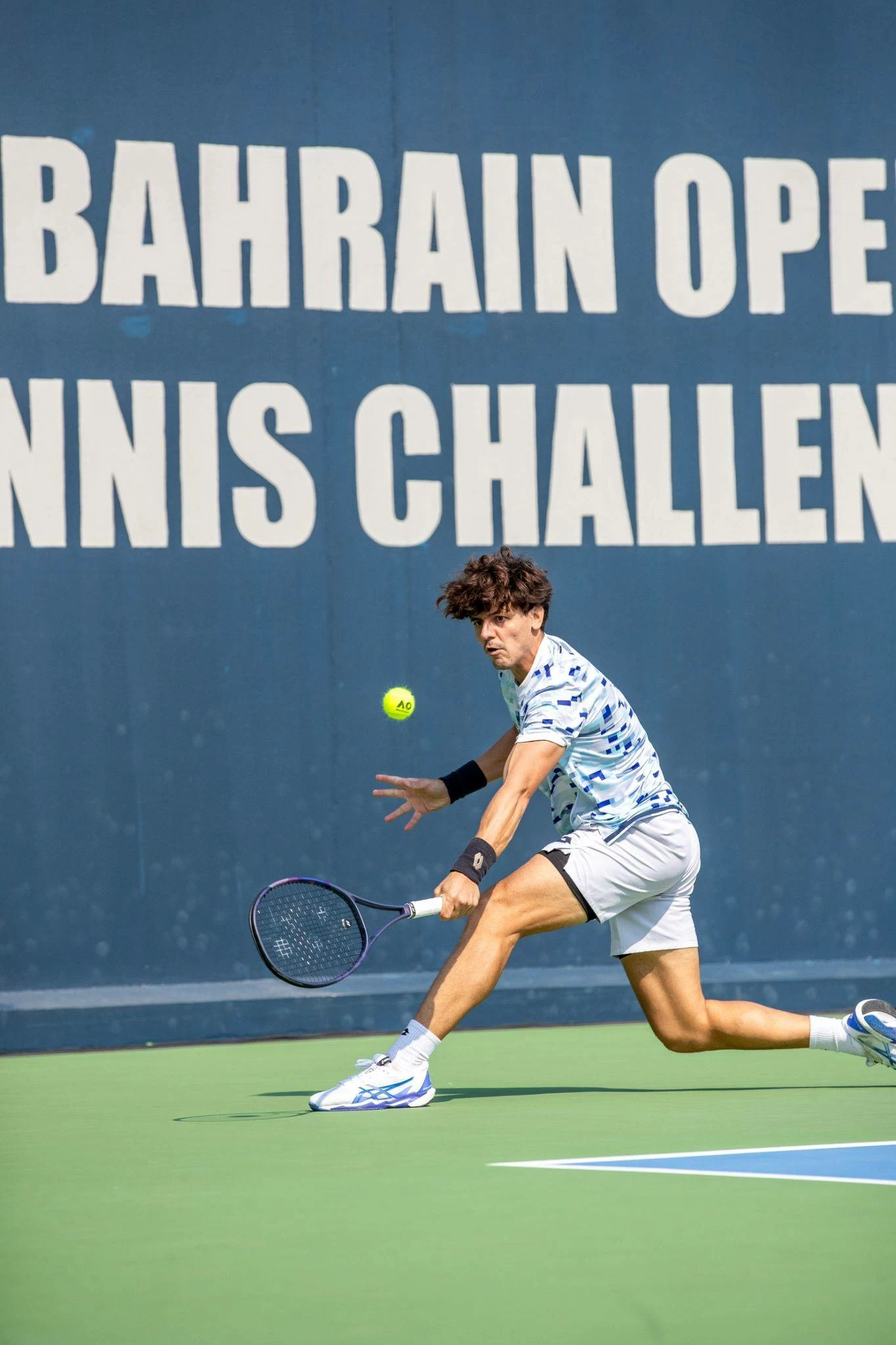 انطلاقة قوية ومباريات مثيرة في بطولة البحرين المفتوحة ATP تشالنجر للتنس
