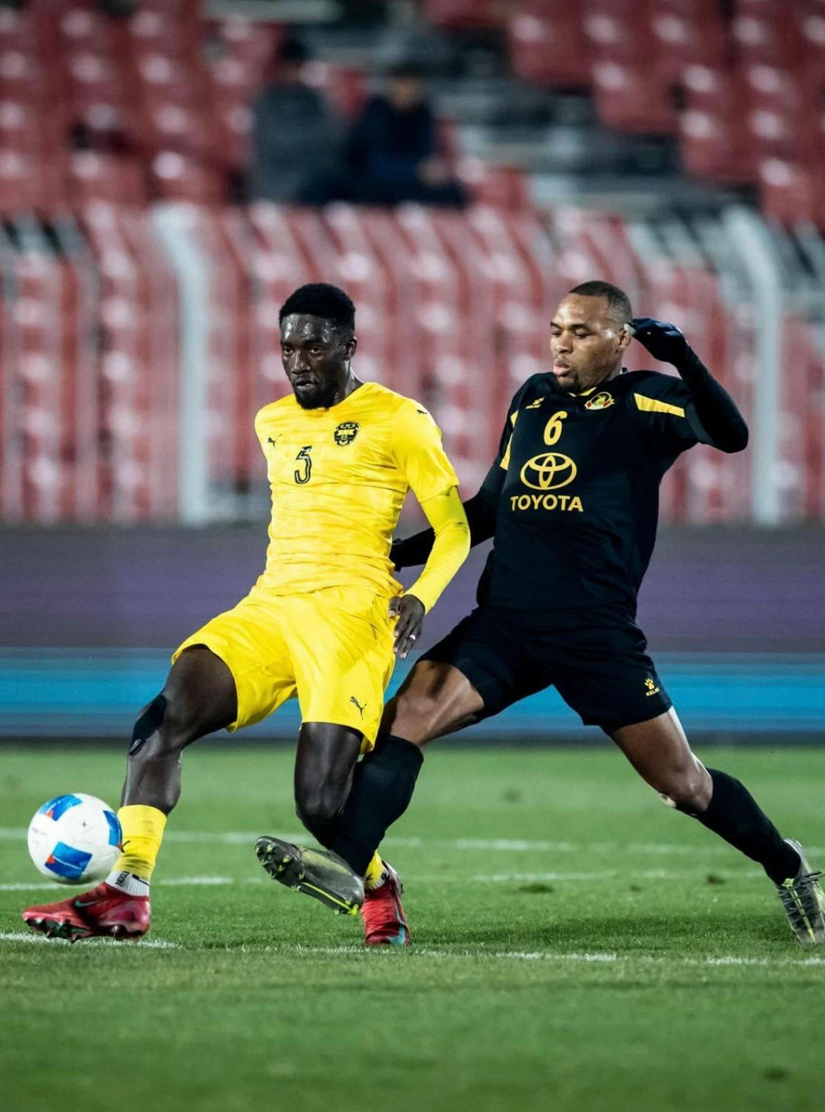 الأهلي يفاجئ الخالدية وينتصر عليه بهدف دون رد