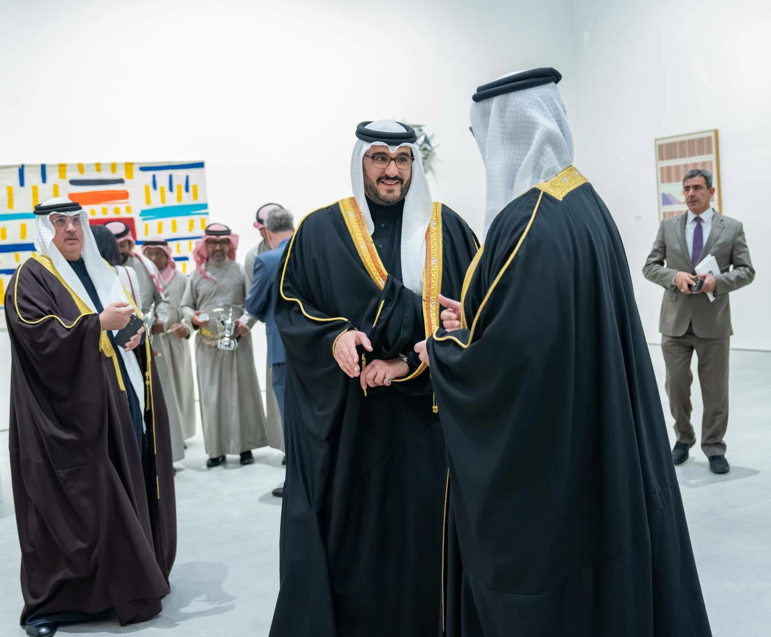 ولي العهد رئيس الوزراء: الإنجازات التي تحققت في ظل المسيرة التنموية الشاملة بقيادة الملك مصدر إلهام رئيسي للفنانين