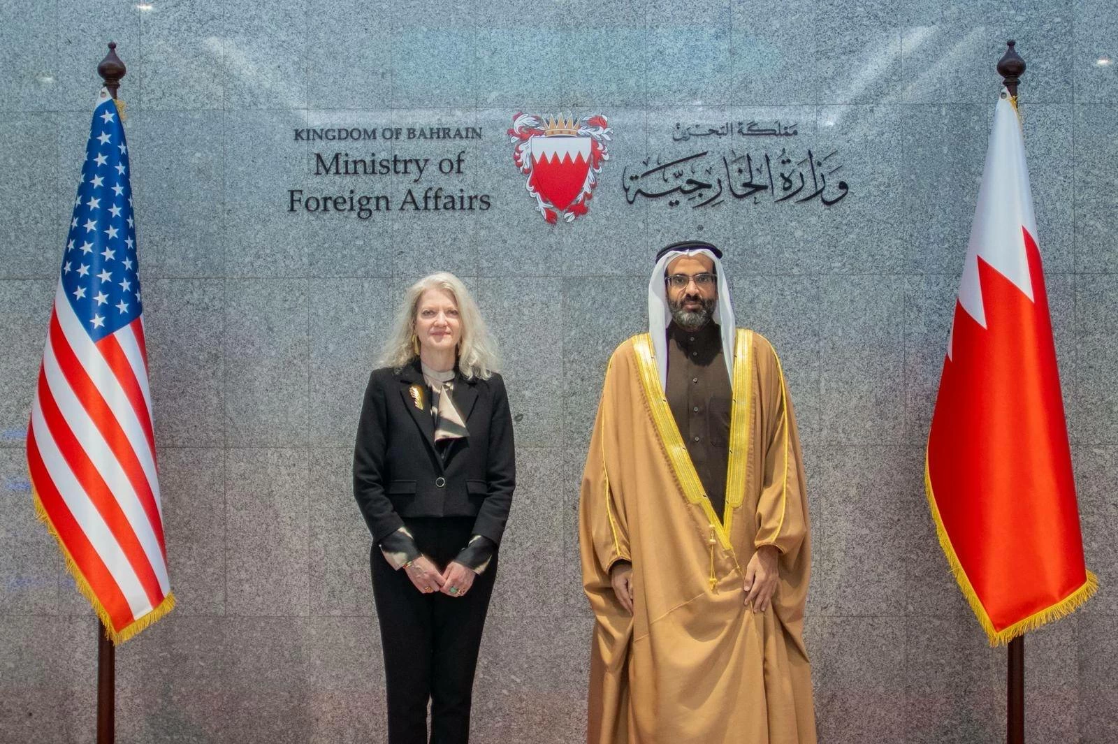 البحرين وأمريكا: حماية الملاحة في المياه الدولية والمرور الآمن للسفن التجارية بمضيق هرمز 