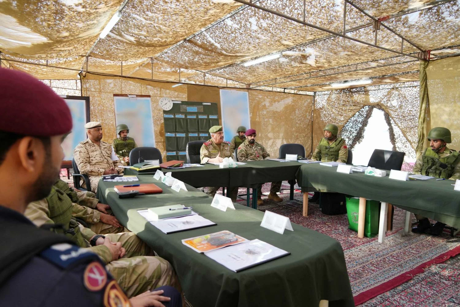 مدير أركان الحرس الوطني يزور أحد مواقع تمرين القيادات «حصن الوطن 2026» 