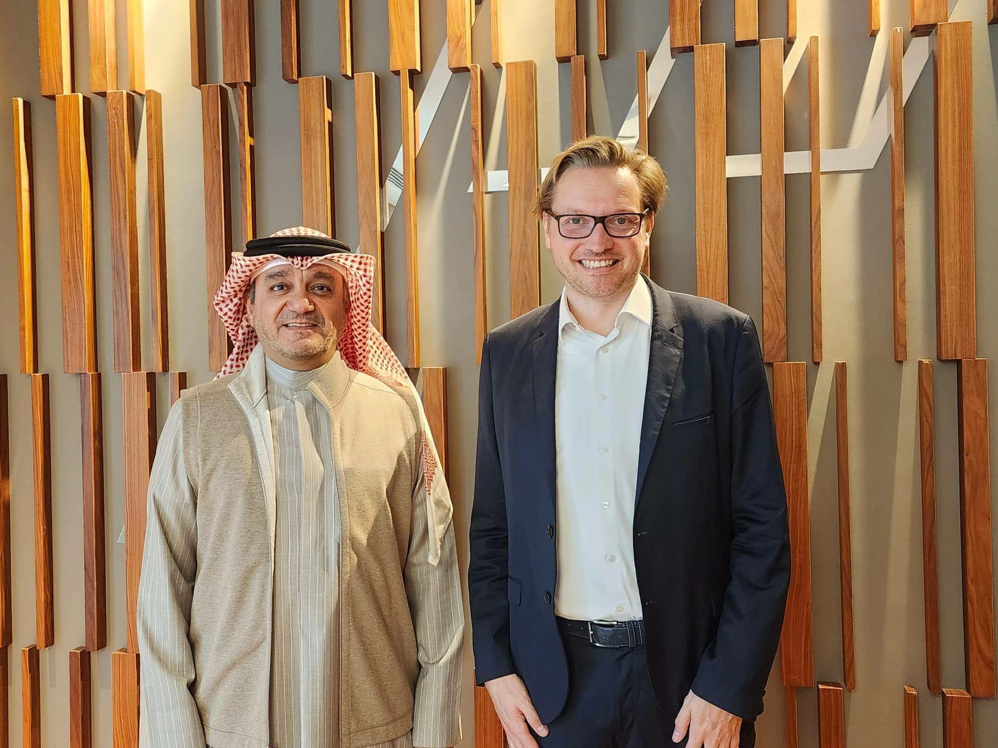 الرئيس التنفيذي لشركة عقارات السيف يبحث تعزيز التعاون مع quot;IAAPAquot; العالمية 