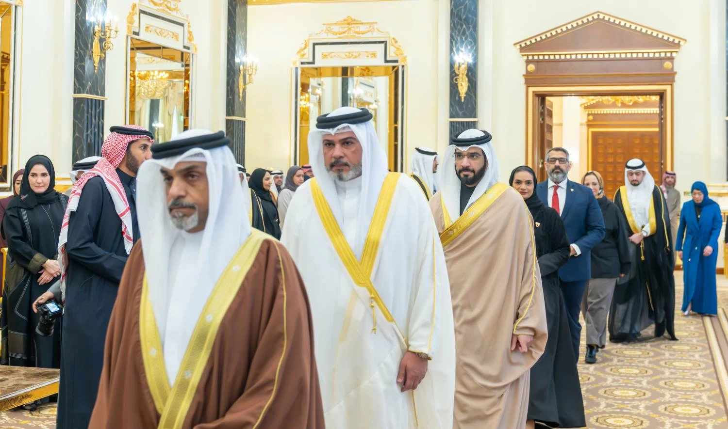 ولي العهد رئيس الوزراء يلتقي عدداً من المدراء المعينين حديثاً في الجهات الحكومية