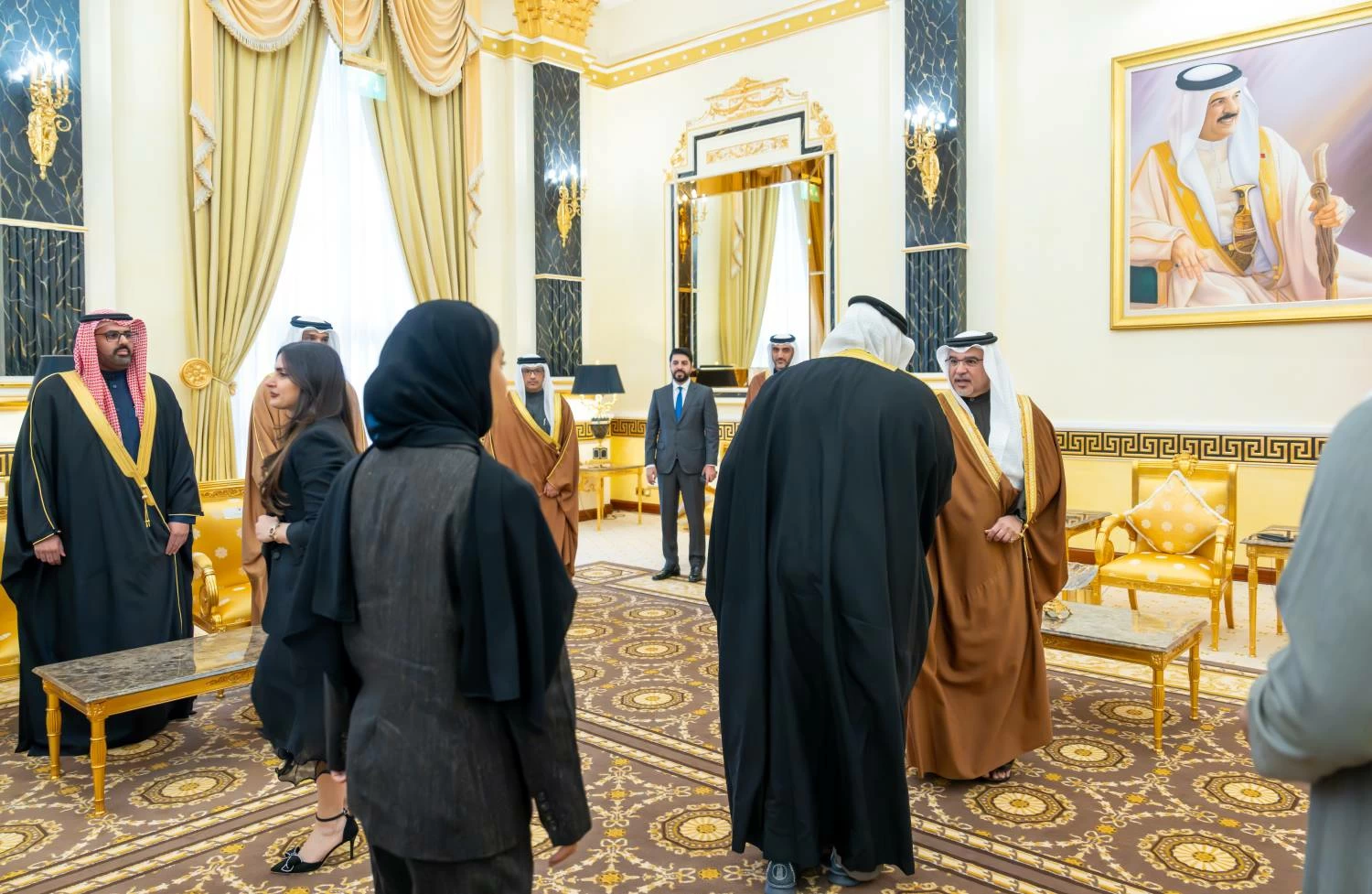 ولي العهد رئيس الوزراء يلتقي عدداً من المدراء المعينين حديثاً في الجهات الحكومية