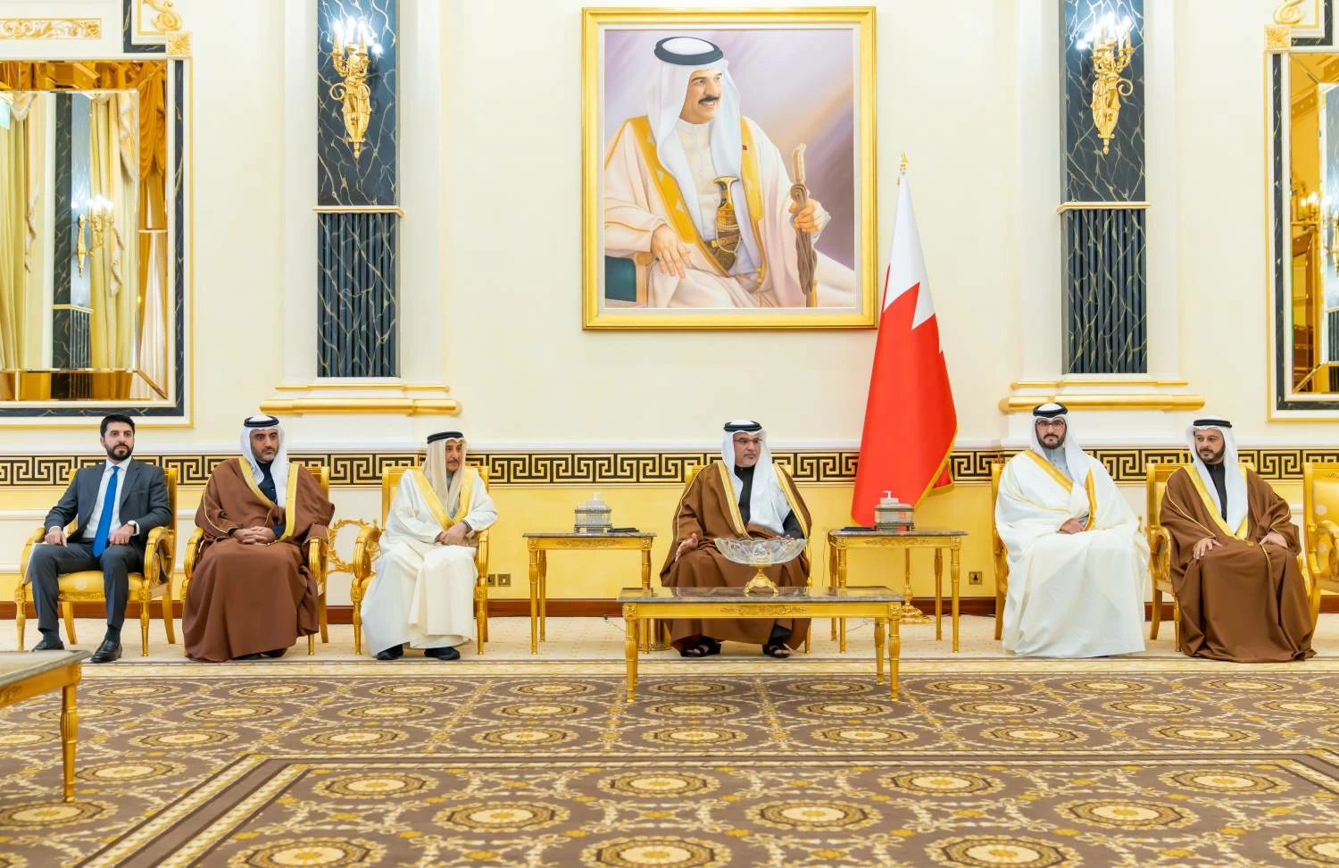 ولي العهد رئيس الوزراء يلتقي عدداً من المدراء المعينين حديثاً في الجهات الحكومية