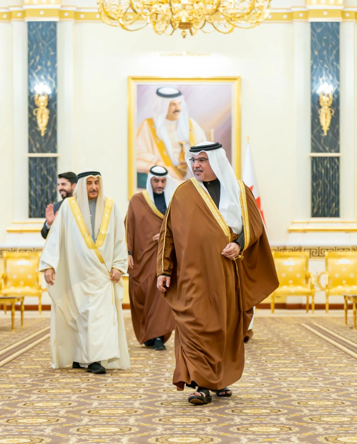 ولي العهد رئيس الوزراء يلتقي عدداً من المدراء المعينين حديثاً في الجهات الحكومية