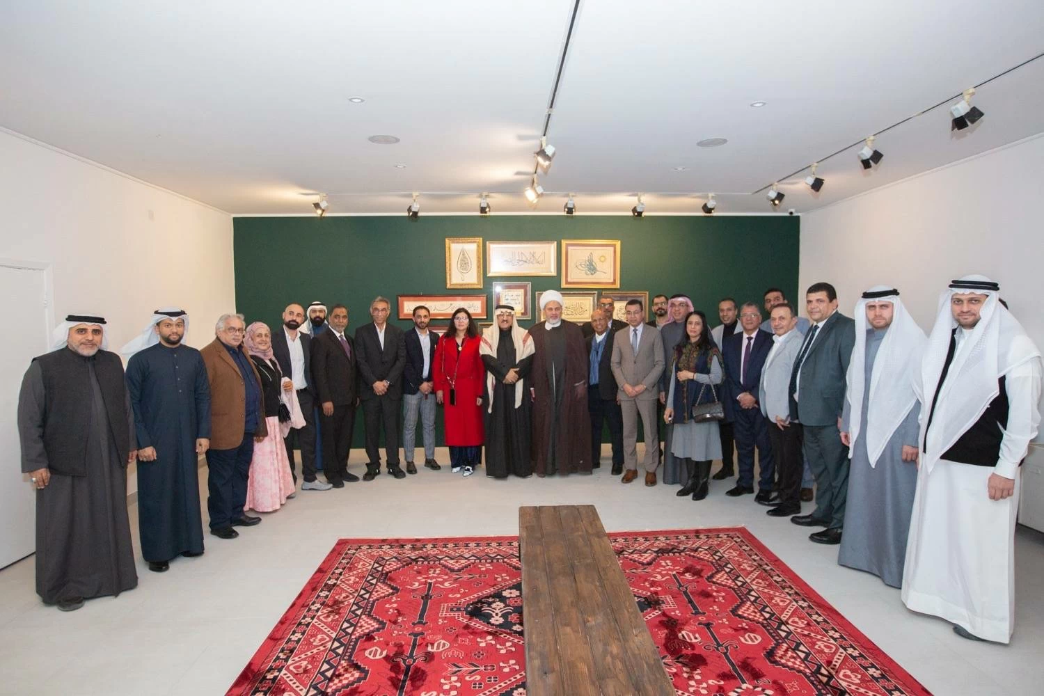 &laquo;مقامات&raquo; يستعرض ثراء المدارس الخطية في البحرين