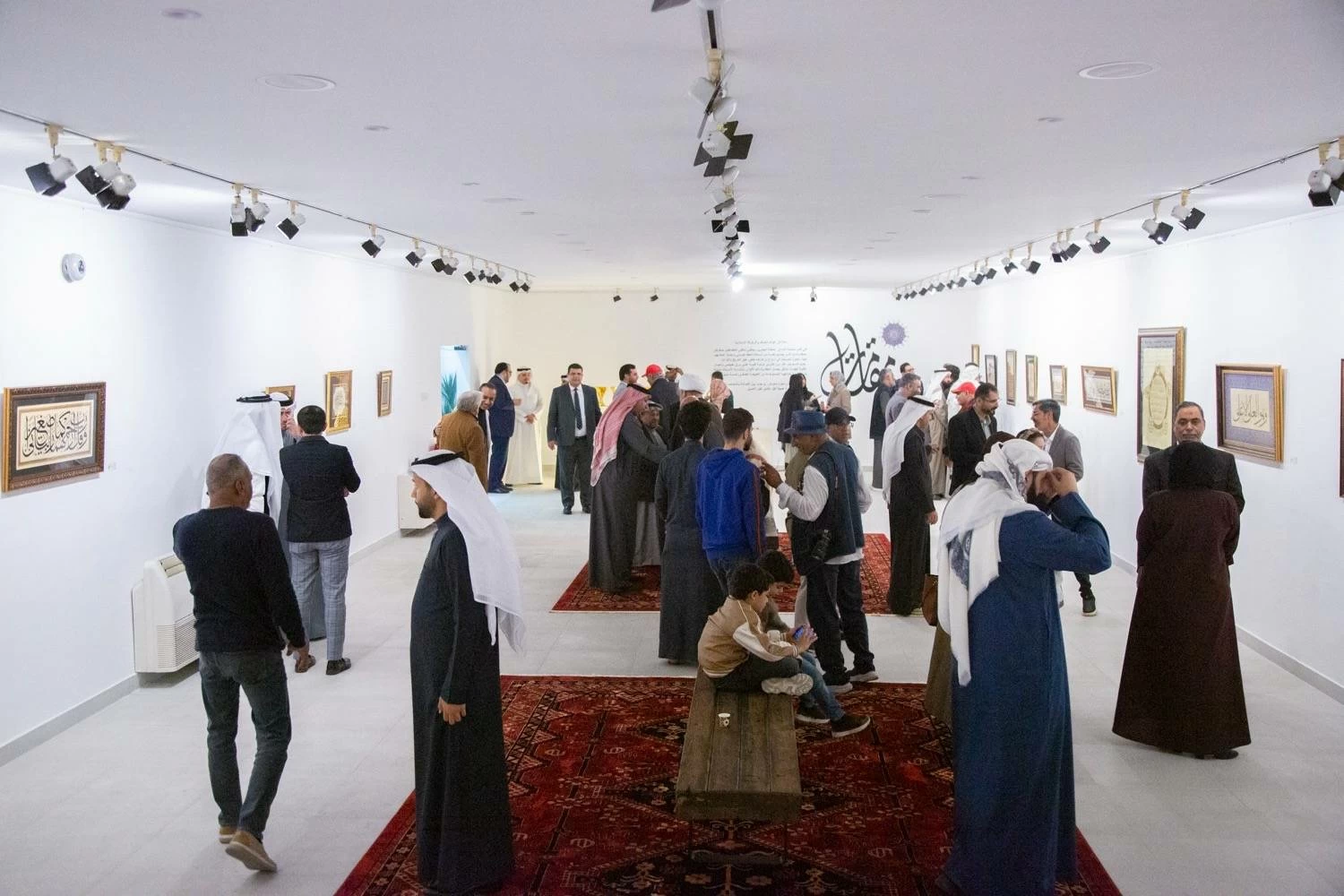 &laquo;مقامات&raquo; يستعرض ثراء المدارس الخطية في البحرين