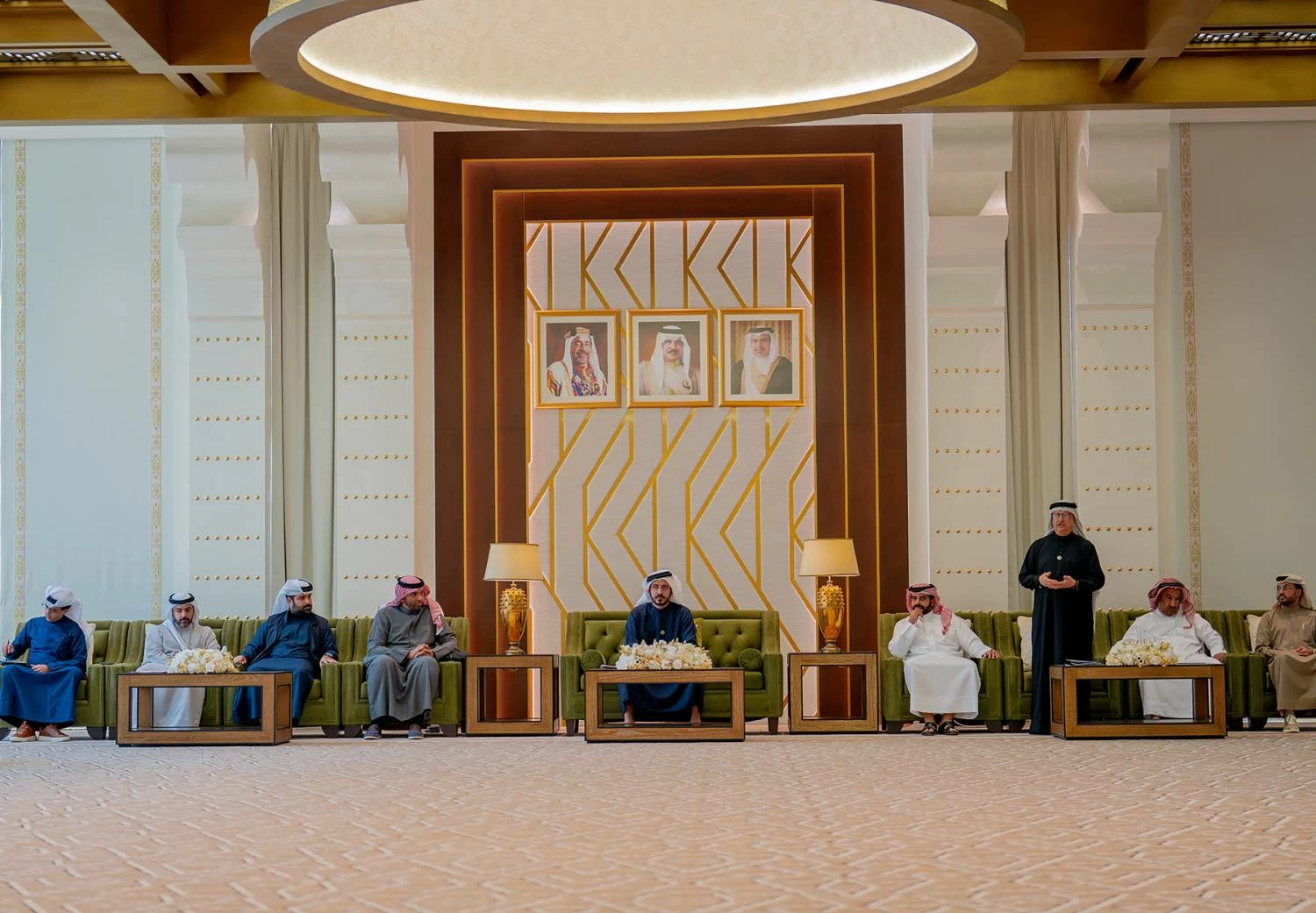 خالد بن حمد يستقبل مجلس إدارة اتحاد الكرة ويشيد بجهودهم 