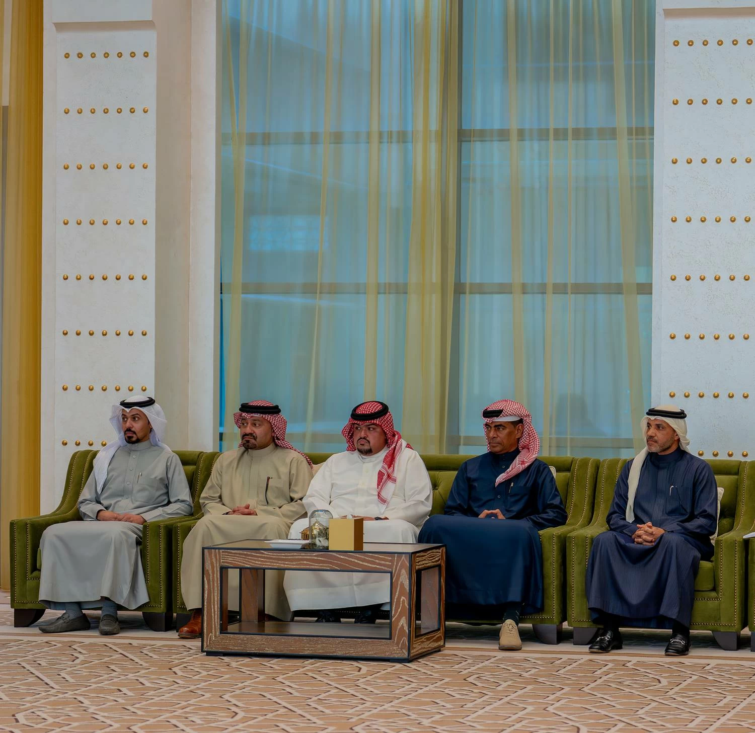 خالد بن حمد يستقبل مجلس إدارة اتحاد الكرة ويشيد بجهودهم