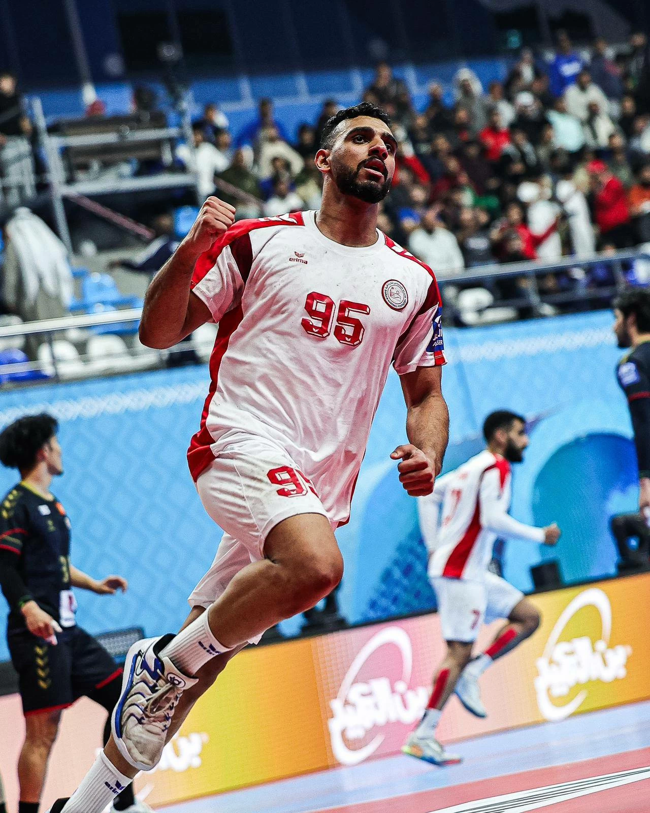 أحمر اليد يتجاوز اليابان ويبلغ نهائي آسيا عن جدارة