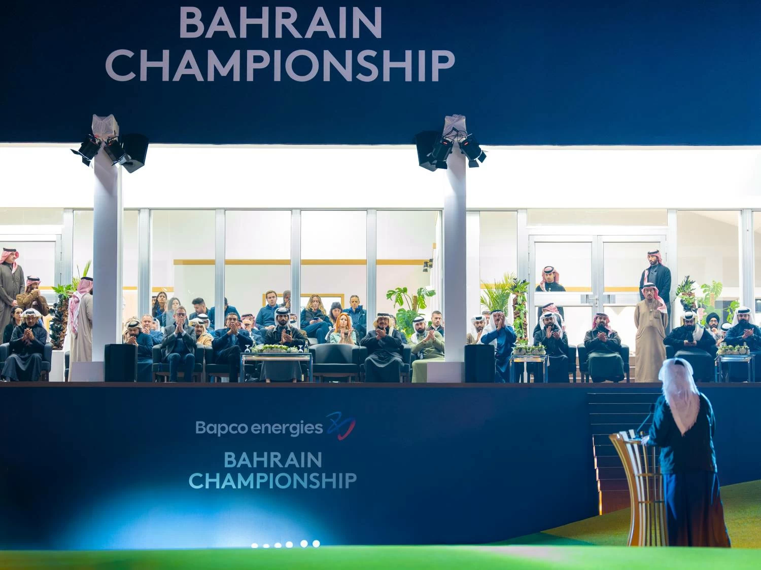 الملك ينيب&nbsp;ناصر بن حمد&nbsp;لحضور حفل افتتاح بطولة بابكو إنرجيز البحرين للجولف