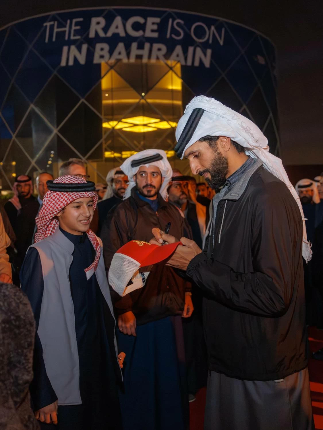 الملك ينيب&nbsp;ناصر بن حمد&nbsp;لحضور حفل افتتاح بطولة بابكو إنرجيز البحرين للجولف