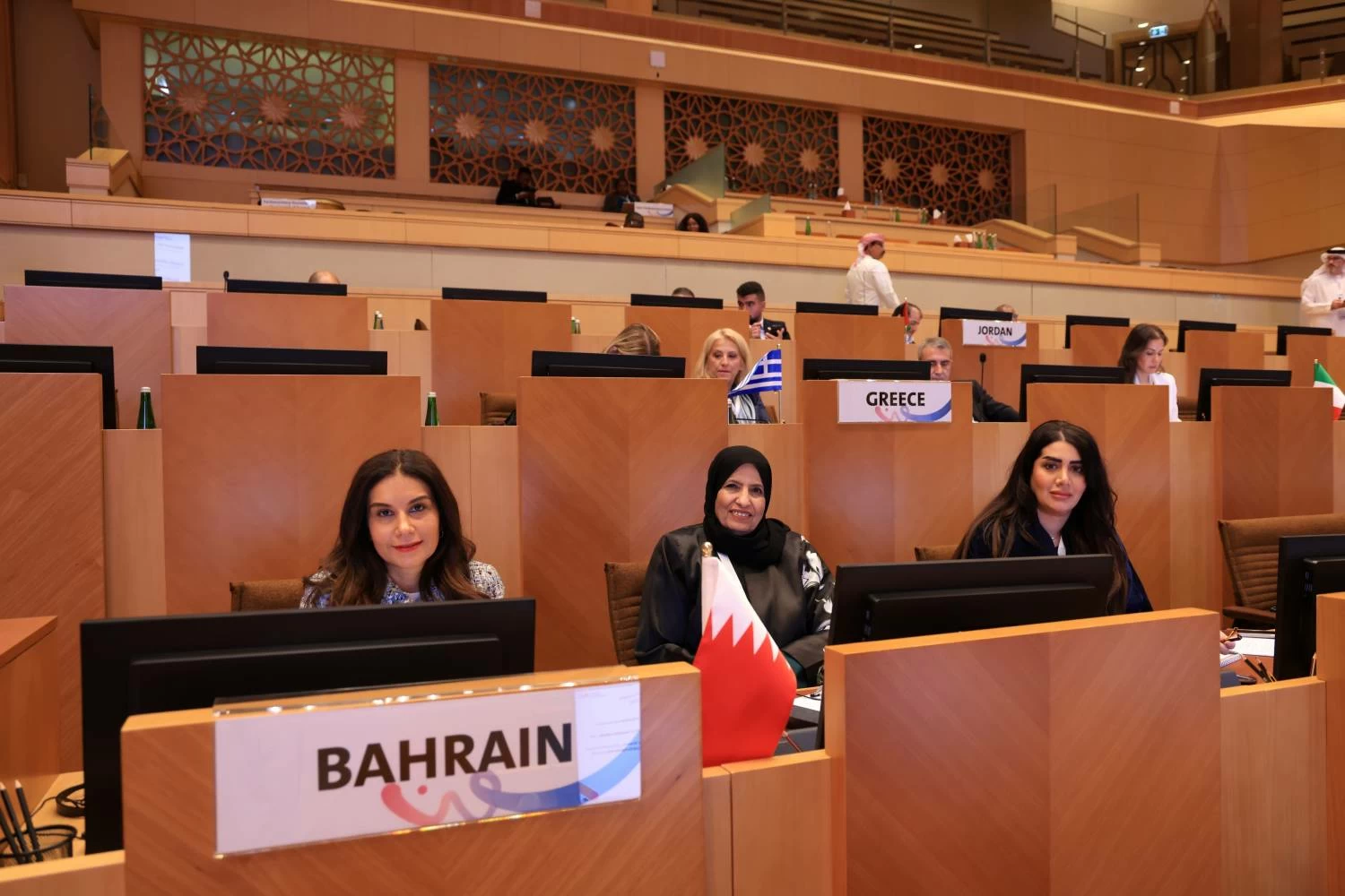 quot;الشعبة البرلمانيةquot;: تمكين المرأة مدخلاً أساسيًا لبناء مجتمعات متماسكة قادرة على التكيف مع المتغيرات 