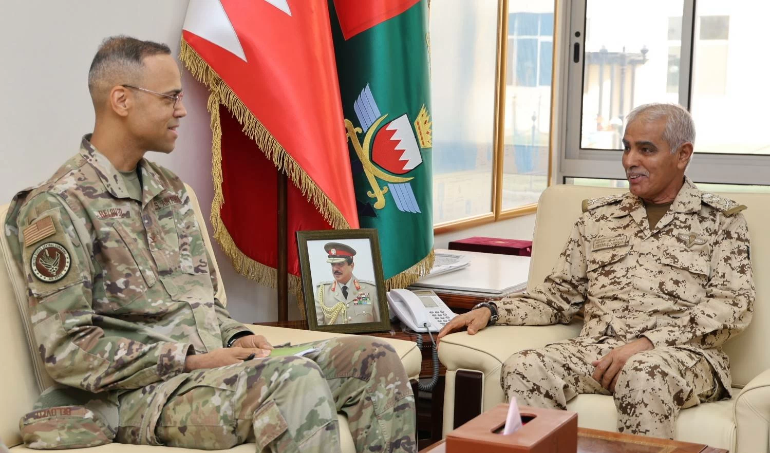 رئيس هيئة الأركان يستقبل الملحق العسكري في السفارة البريطانية 