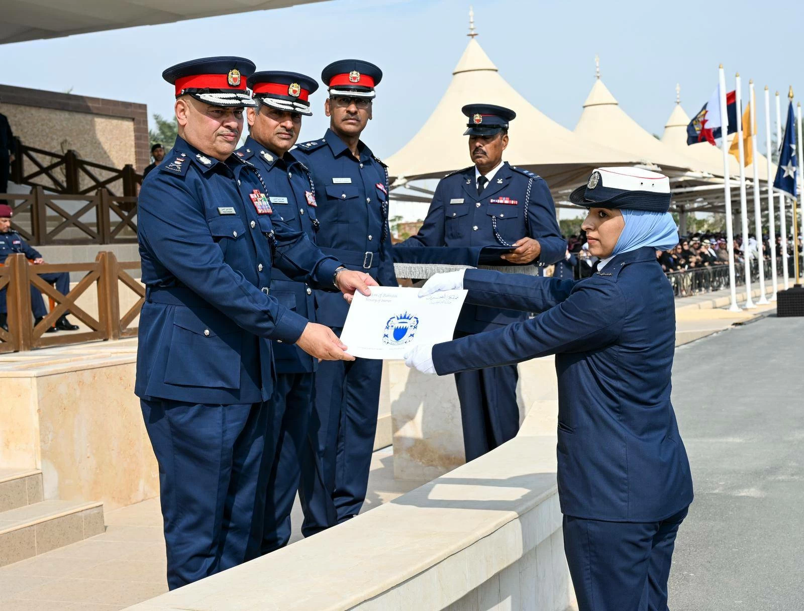 رئيس الشرطة يشهد تخريج 878 من الشرطة المستجدين