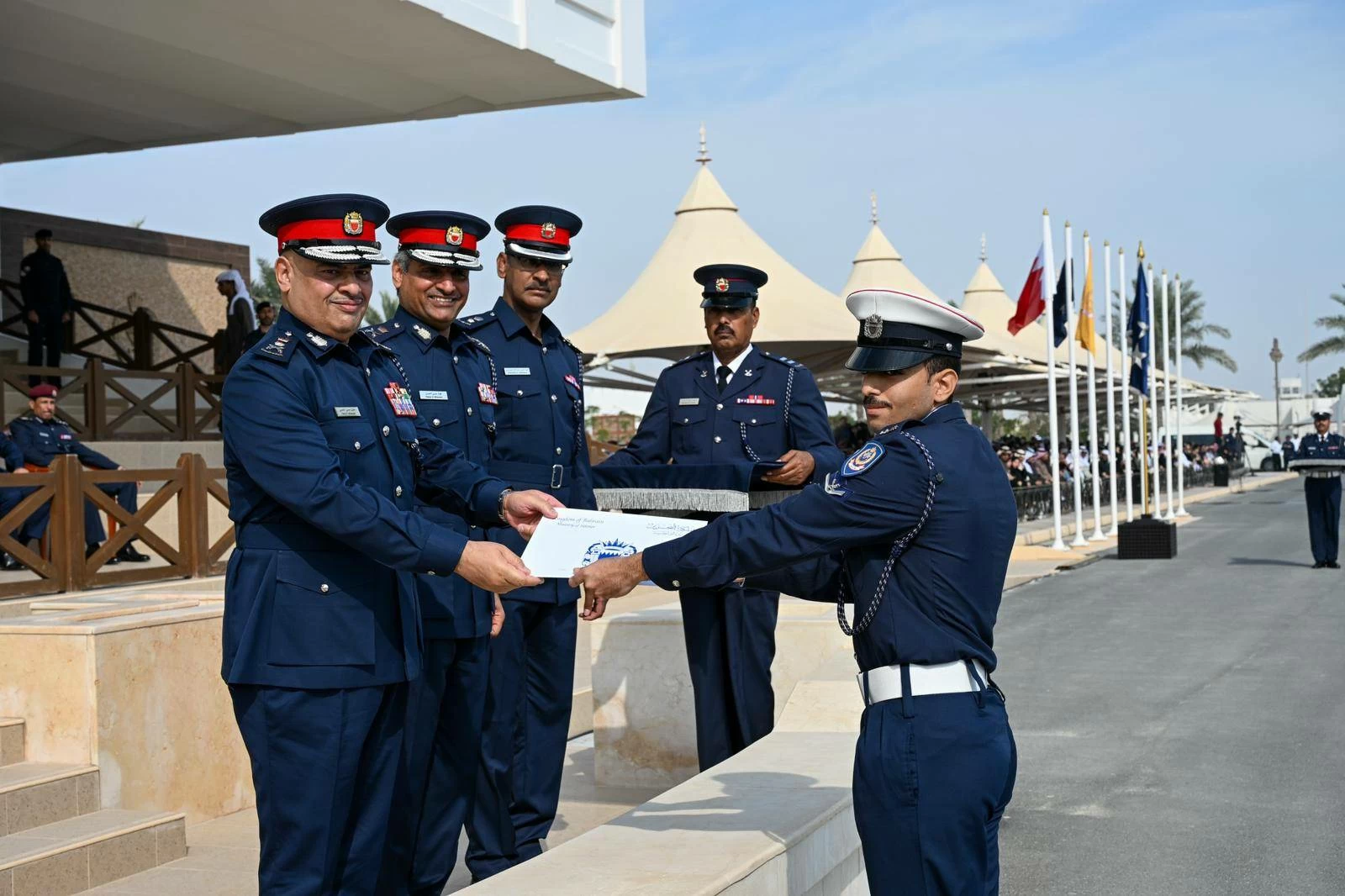 رئيس الشرطة يشهد تخريج 878 من الشرطة المستجدين