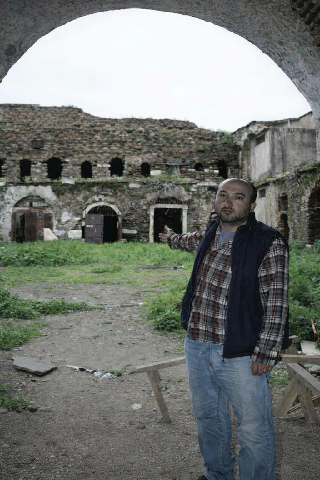 تركيا.. عامل بناء يعثر على أكثر من ألف قطعة نقدية ذهبية تاريخية في إزمير ويسلمها للسلطات