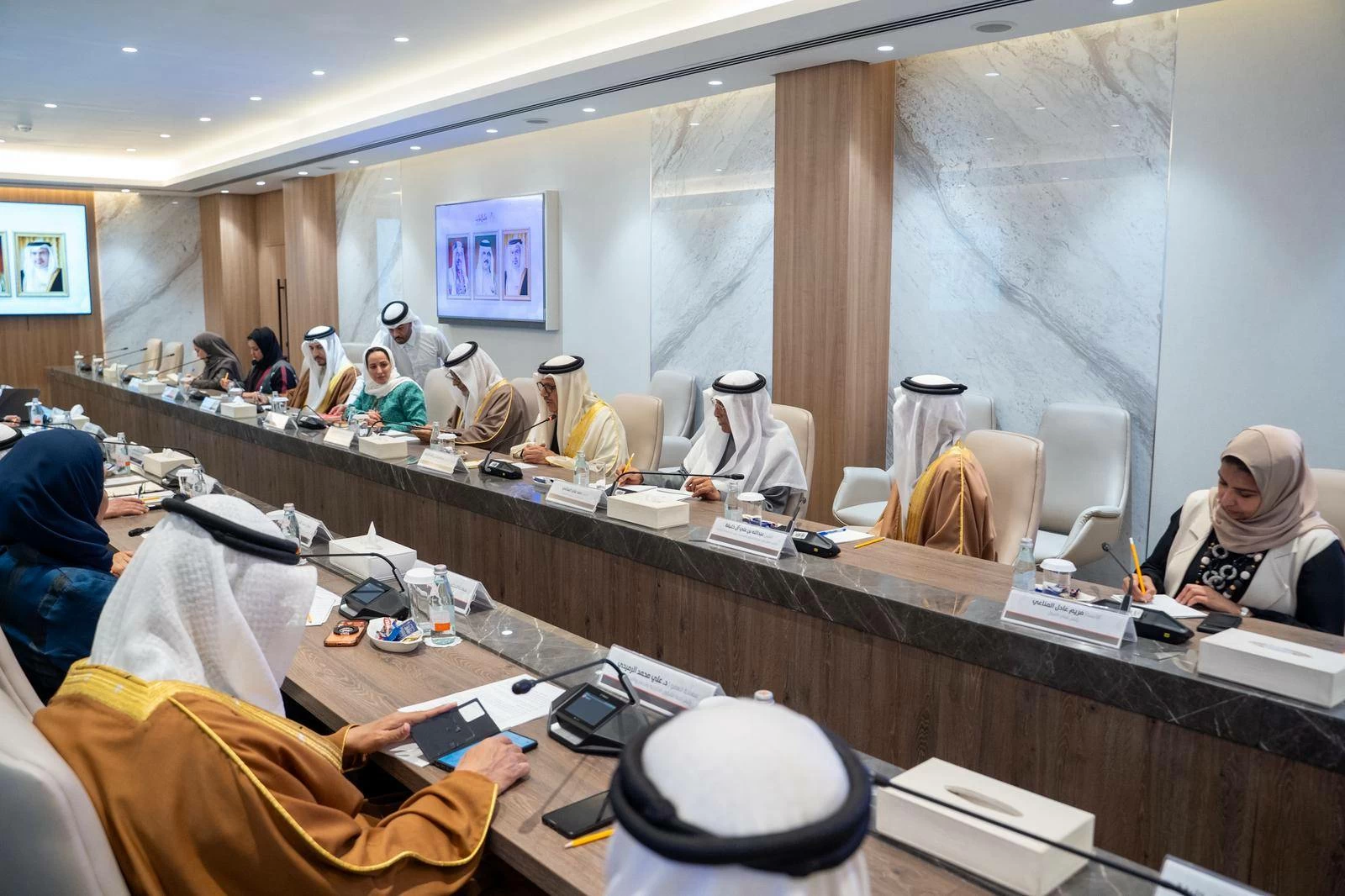 في اجتماع السلطة التشريعية مع وزير الخارجية.. الاطلاع على جهود البحرين في دعم إحلال السلام المستدام في الشرق الأوسط