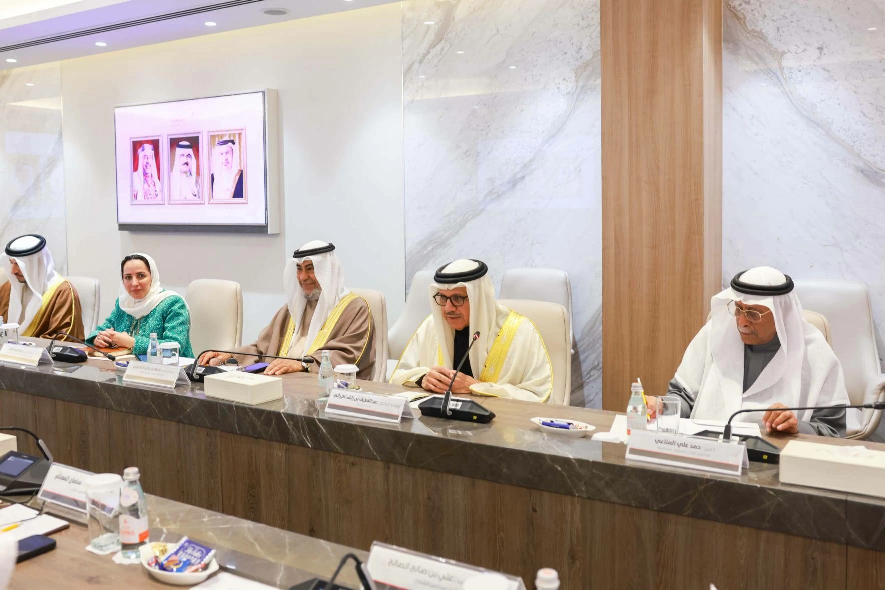 في اجتماع السلطة التشريعية مع وزير الخارجية.. الاطلاع على جهود البحرين في دعم إحلال السلام المستدام في الشرق الأوسط