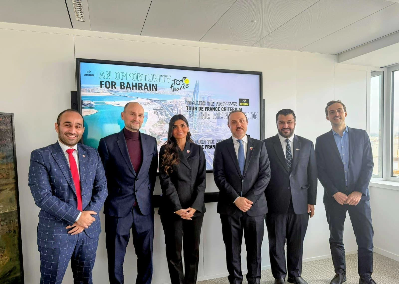 &laquo;السياحة والمعارض&raquo; تبحث في باريس فرص تعزيز التعاون في المجالات السياحية