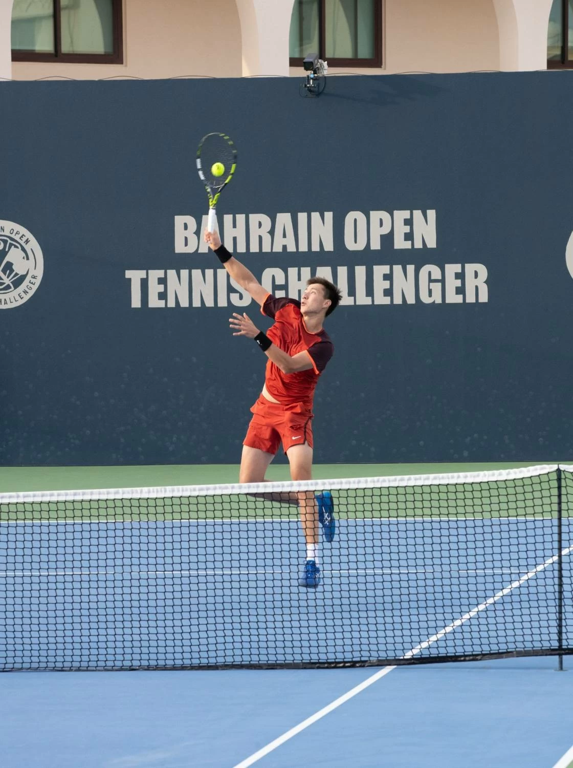 مفاجأة مدوية ومنافسات قوية في اليوم الثالث من بطولة البحرين المفتوحة ATP تشالنجر للتنس