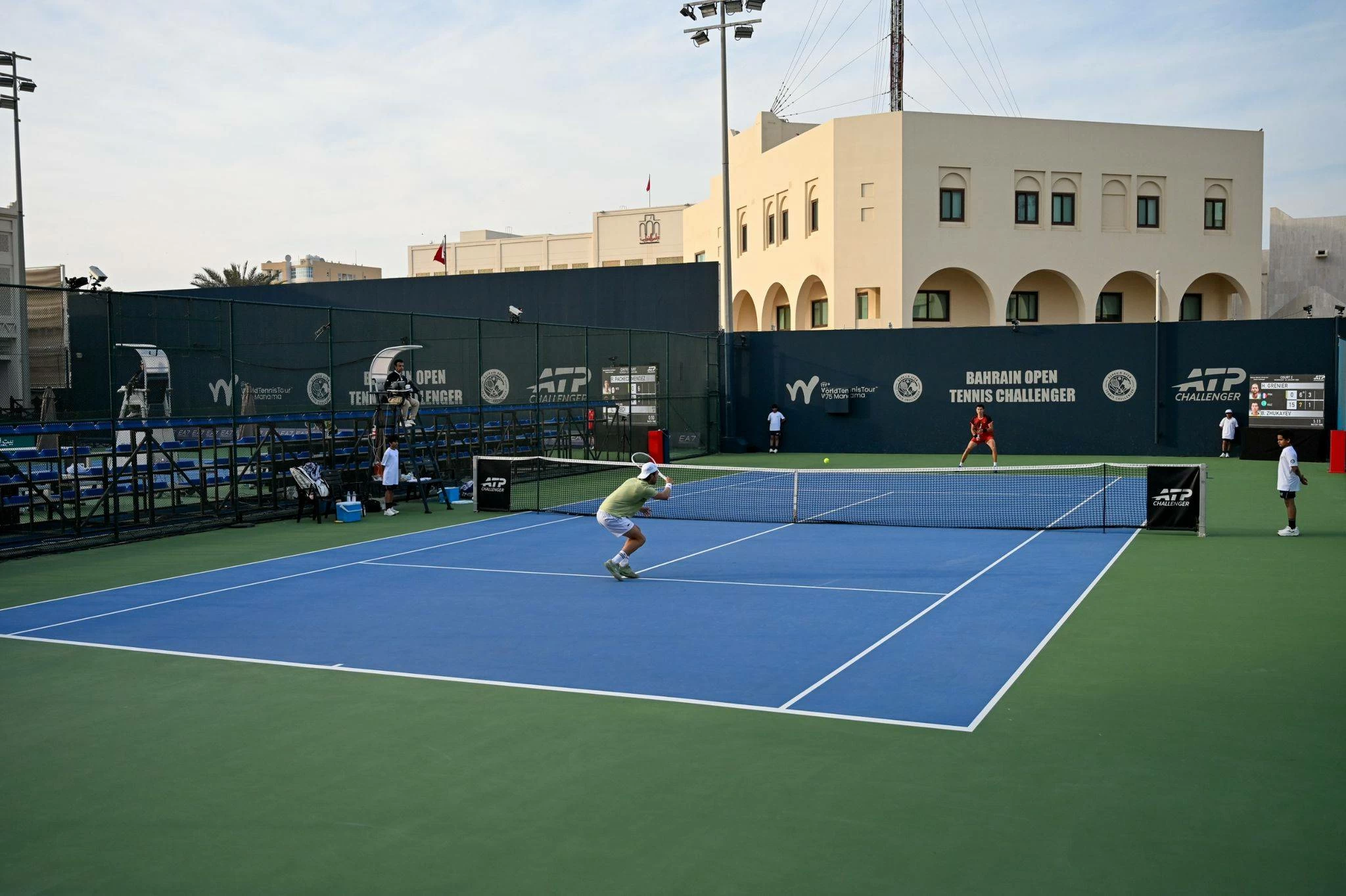 مفاجأة مدوية ومنافسات قوية في اليوم الثالث من بطولة البحرين المفتوحة ATP تشالنجر للتنس