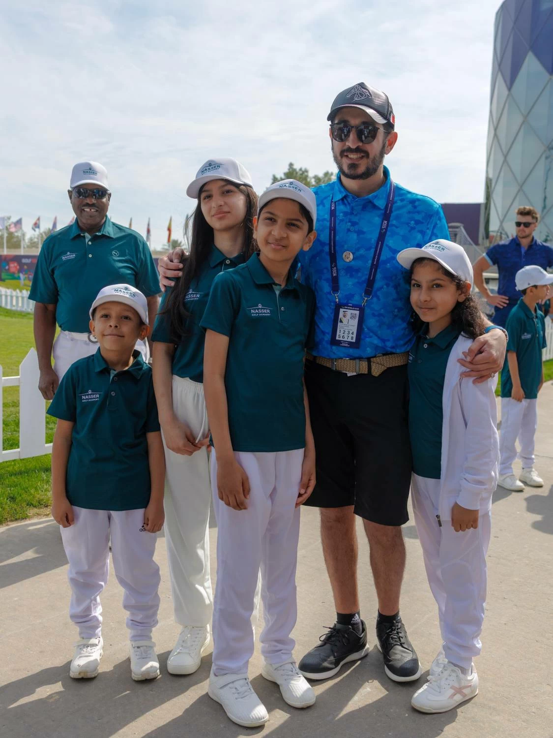 &nbsp;ناصر بن حمد آل خليفة يلتقي أطفال أكاديمية سموه للجولف