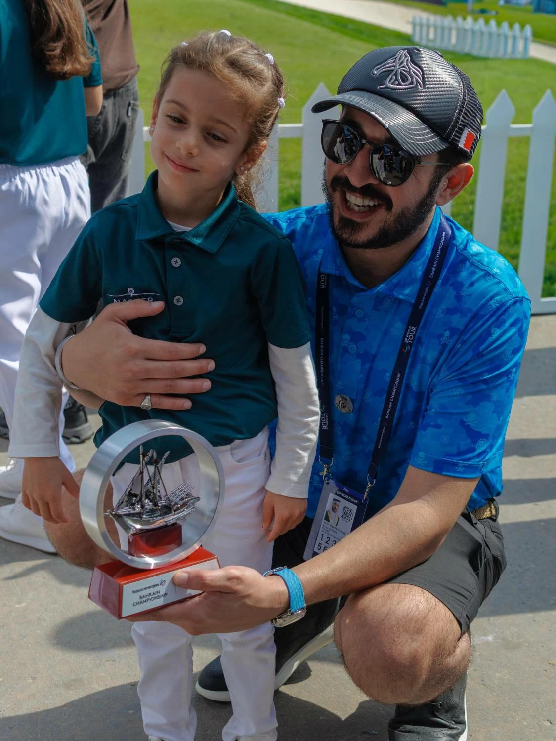 &nbsp;ناصر بن حمد آل خليفة يلتقي أطفال أكاديمية سموه للجولف