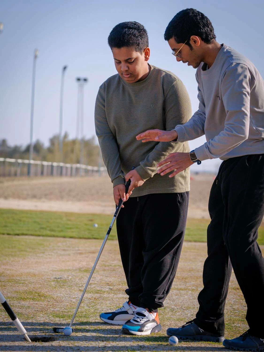 مركز الفروسية العلاجي وأكاديمية ناصر بن حمد للجولف ينظمان فعالية تدريبية وترفيهية لأطفال التوحد