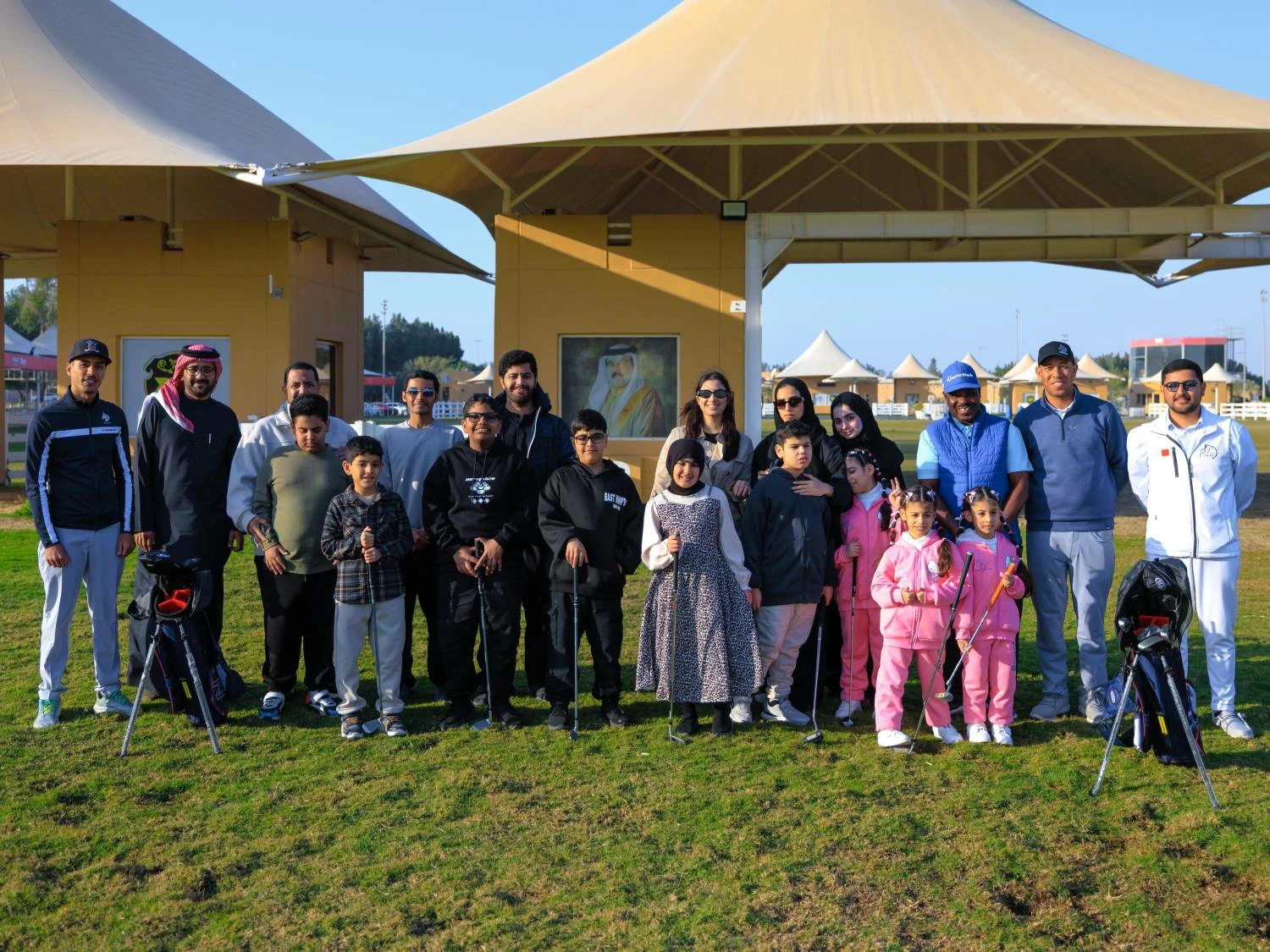 مركز الفروسية العلاجي وأكاديمية ناصر بن حمد للجولف ينظمان فعالية تدريبية وترفيهية لأطفال التوحد