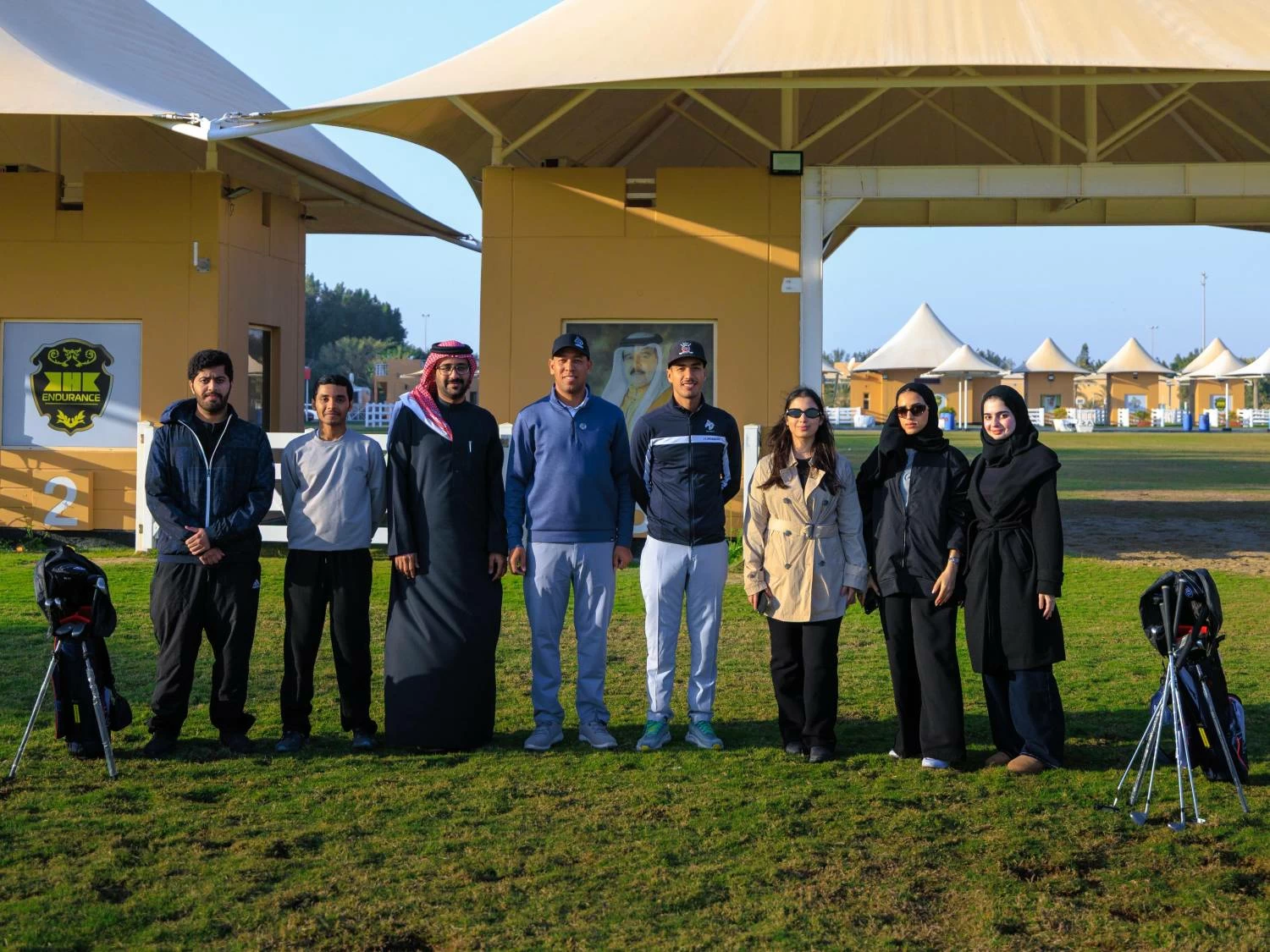 مركز الفروسية العلاجي وأكاديمية ناصر بن حمد للجولف ينظمان فعالية تدريبية وترفيهية لأطفال التوحد