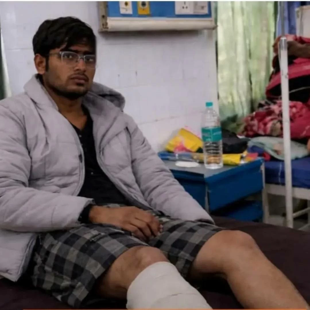 شاب هندي يبتر قدمه للالتحاق بكلية الطب بعد فشله مرتين 