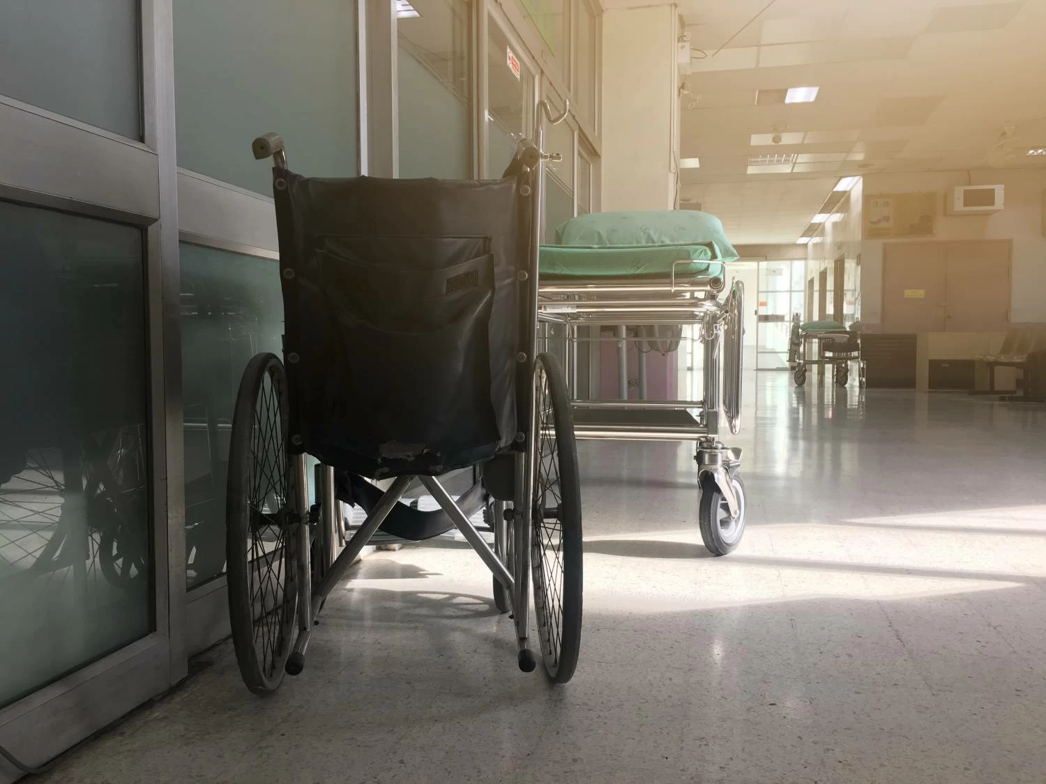 إحالة زوجين للمحاكمة لامتناعهما عن استلام ابنهما من ذوي الهمم من المستشفى