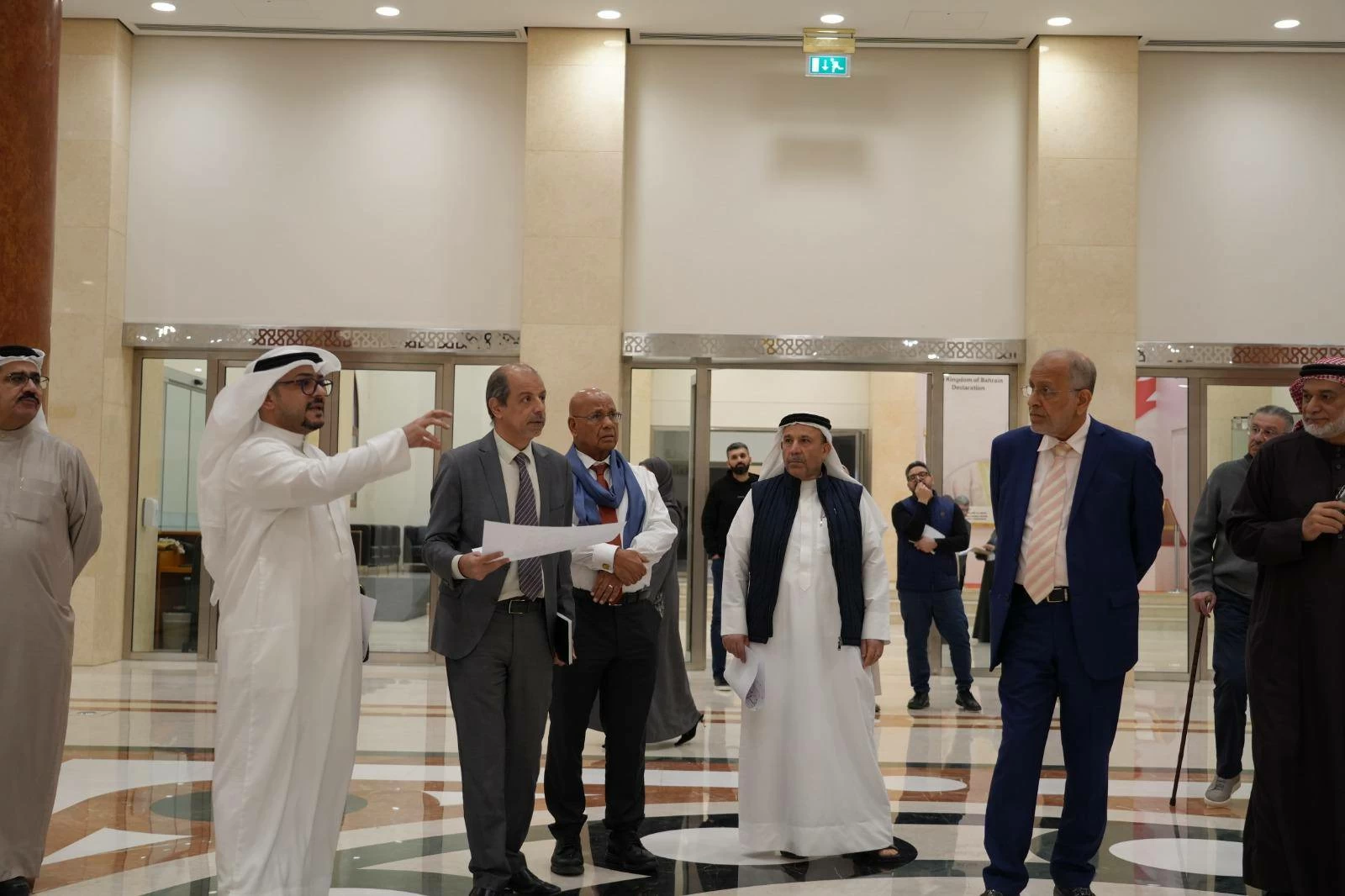 لجنة انتخابات غرفة تجارة وصناعة البحرين تزور مركز عيسى الثقافي للاطلاع على الجاهزية اللوجستية