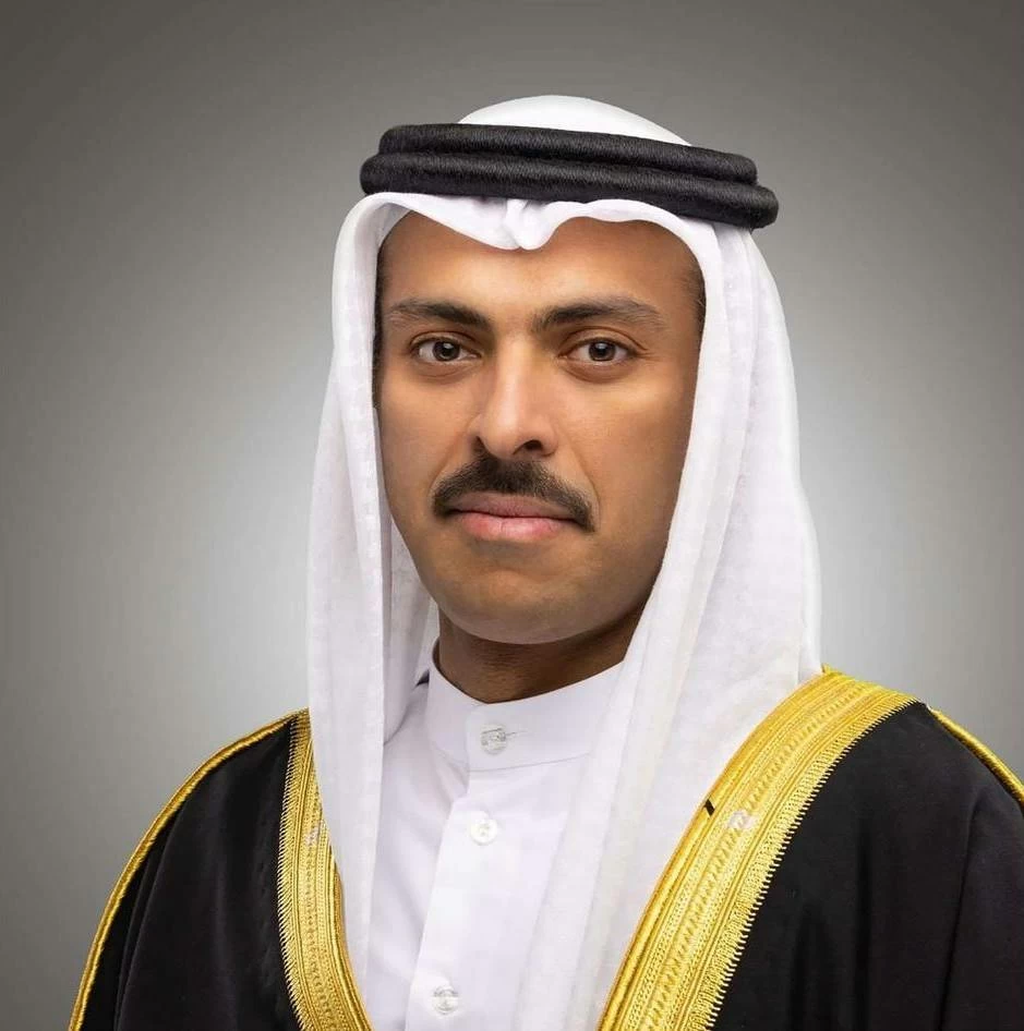 وزير الإعلام يثمّن إشادة نائب رئيس الوزراء بجهود الإعلام الوطني خلال زيارته لصحيفة أخبار الخليج 