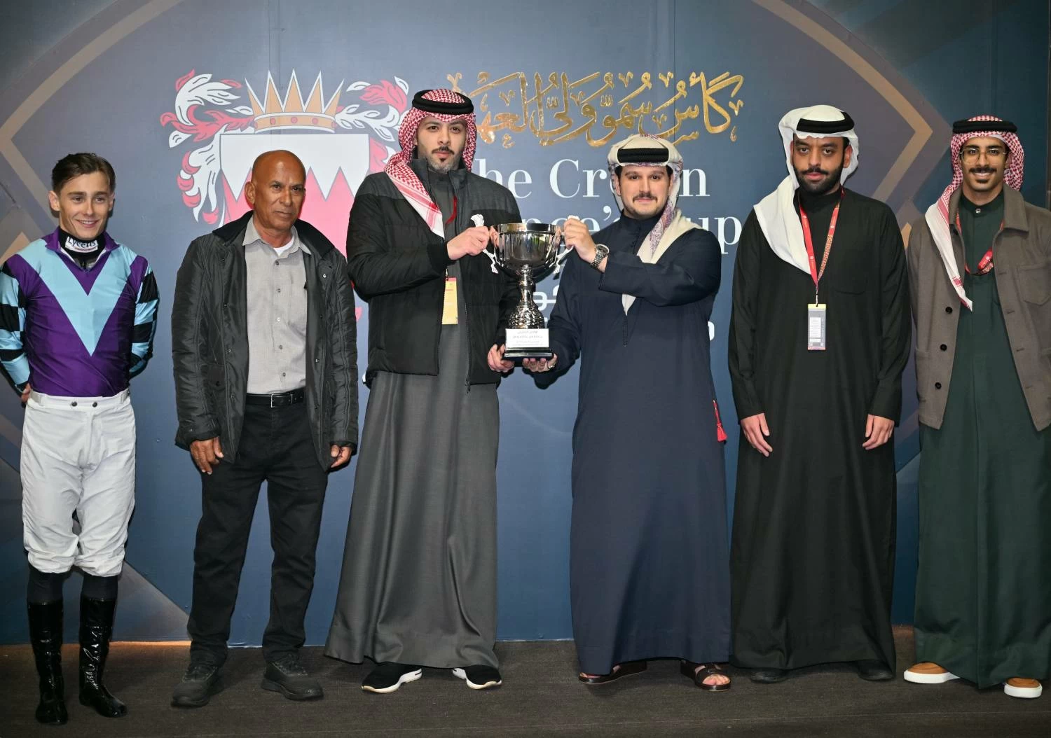 عيسى بن سلمان يشهد انطلاق اليوم الأول من مهرجان كأس ولي العهد لسباق الخيل