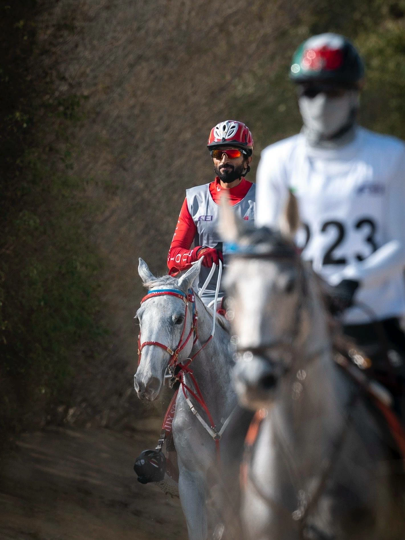 ناصر بن حمد يتصدر السباق الدولي التأهيلي للقدرة في دبي