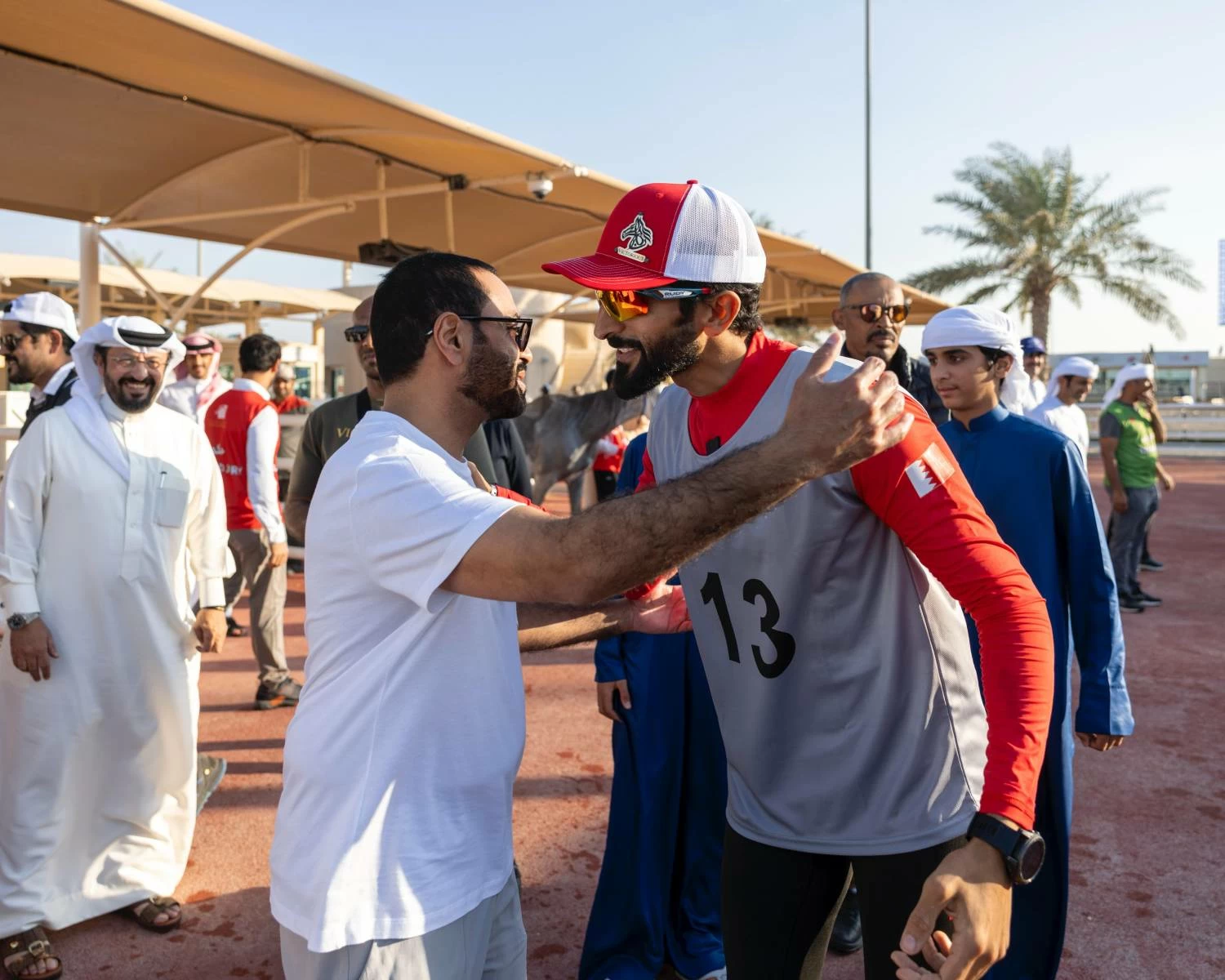ناصر بن حمد يتصدر السباق الدولي التأهيلي للقدرة في دبي