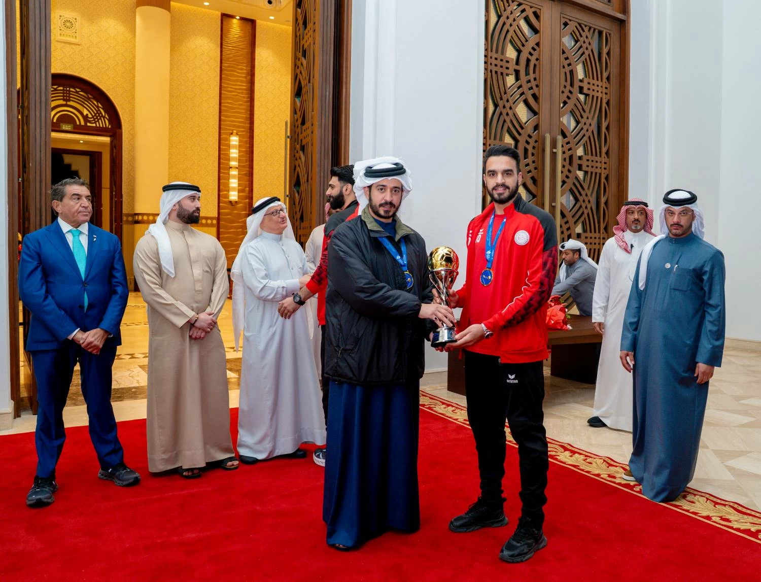 خالد بن حمد في مقدمة مستقبلي منتخب كرة اليد بطل كآس آسيا