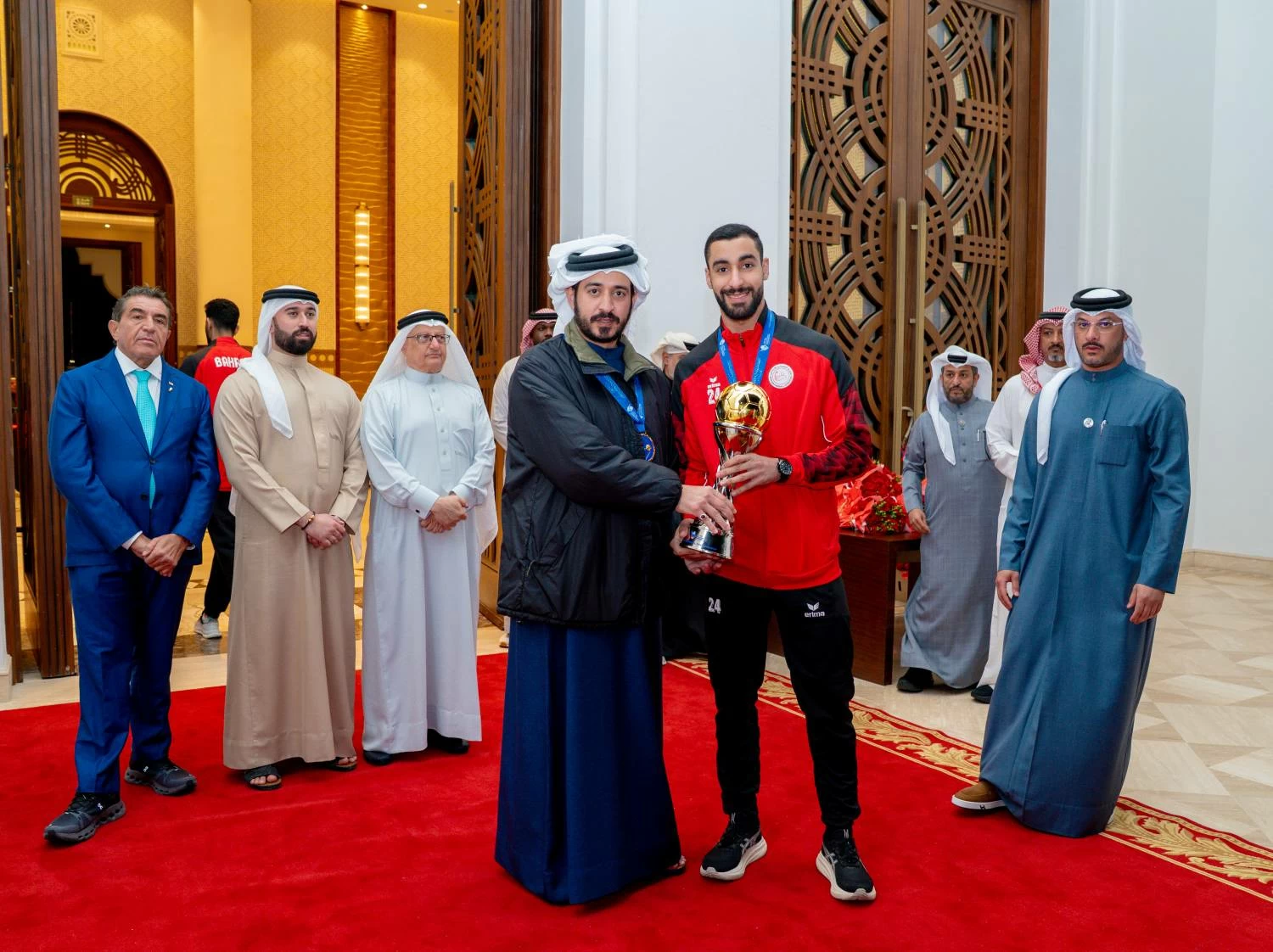 خالد بن حمد في مقدمة مستقبلي منتخب كرة اليد بطل كآس آسيا