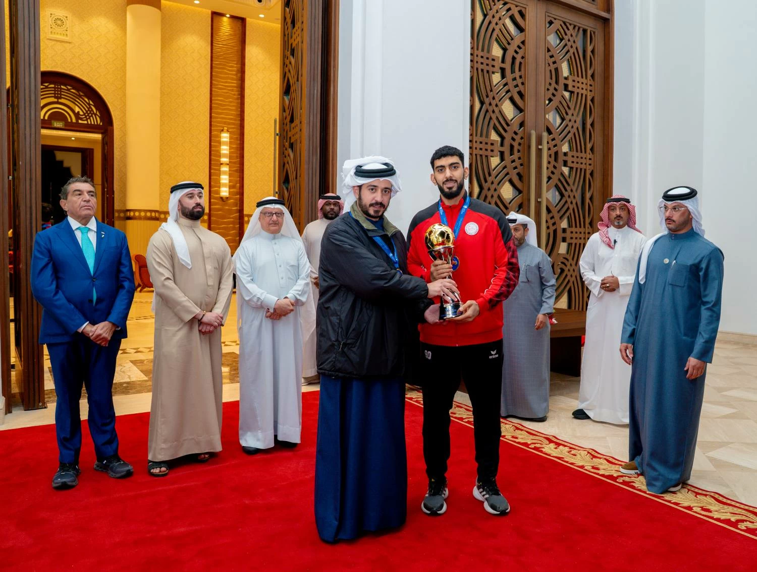 خالد بن حمد في مقدمة مستقبلي منتخب كرة اليد بطل كآس آسيا