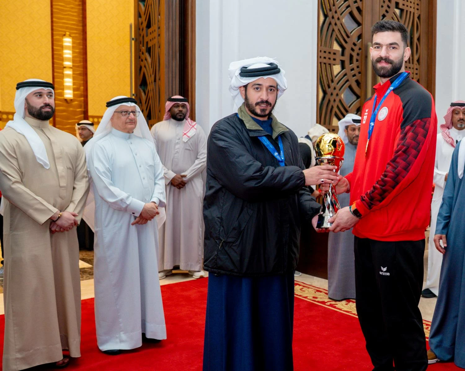 خالد بن حمد في مقدمة مستقبلي منتخب كرة اليد بطل كآس آسيا