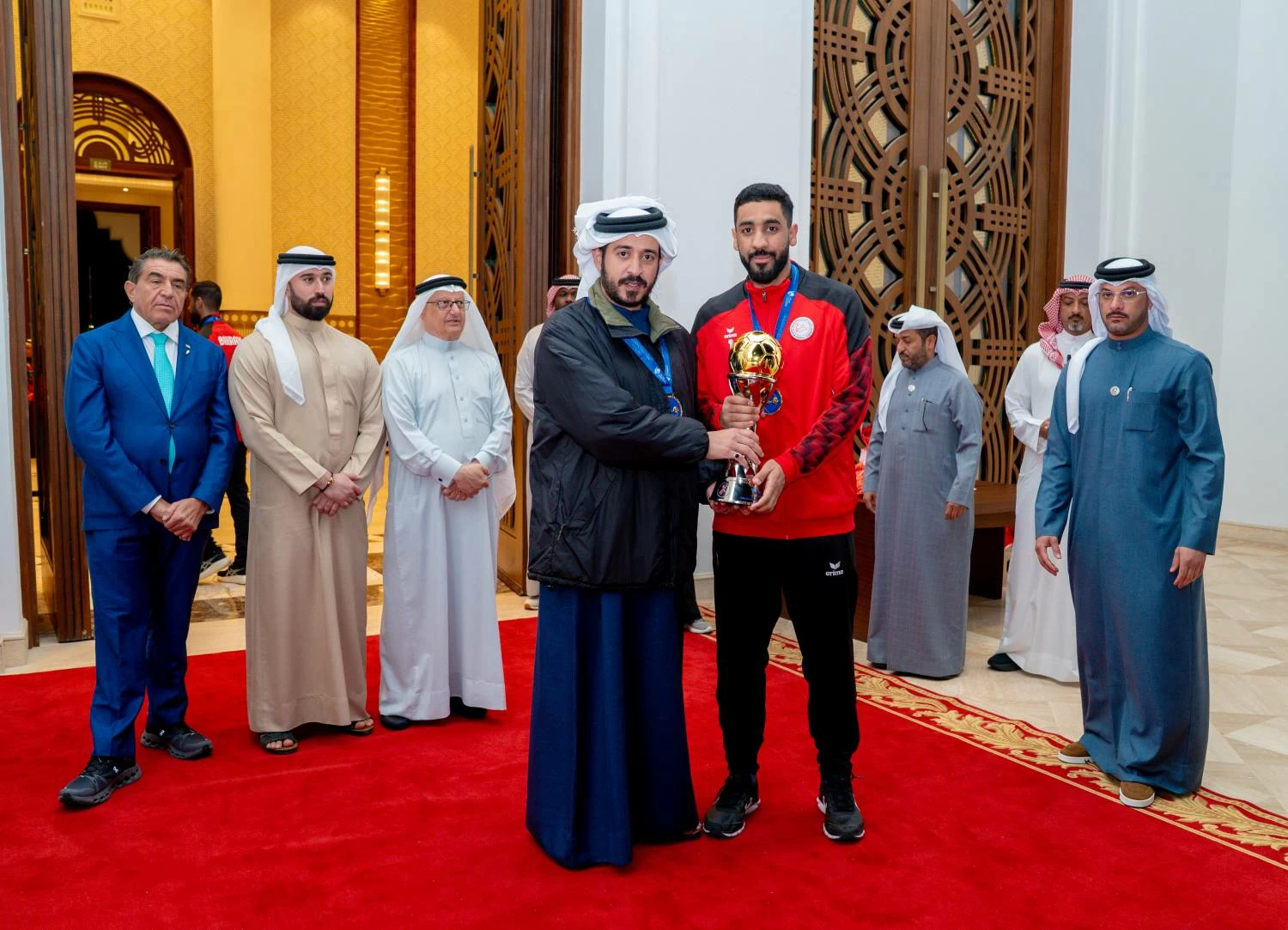 خالد بن حمد في مقدمة مستقبلي منتخب كرة اليد بطل كآس آسيا