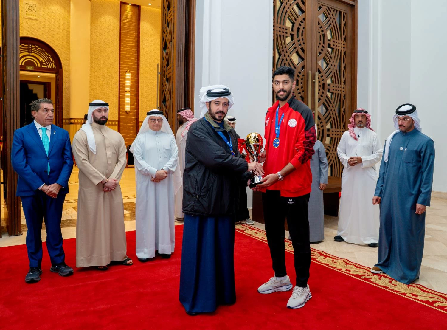 خالد بن حمد في مقدمة مستقبلي منتخب كرة اليد بطل كآس آسيا