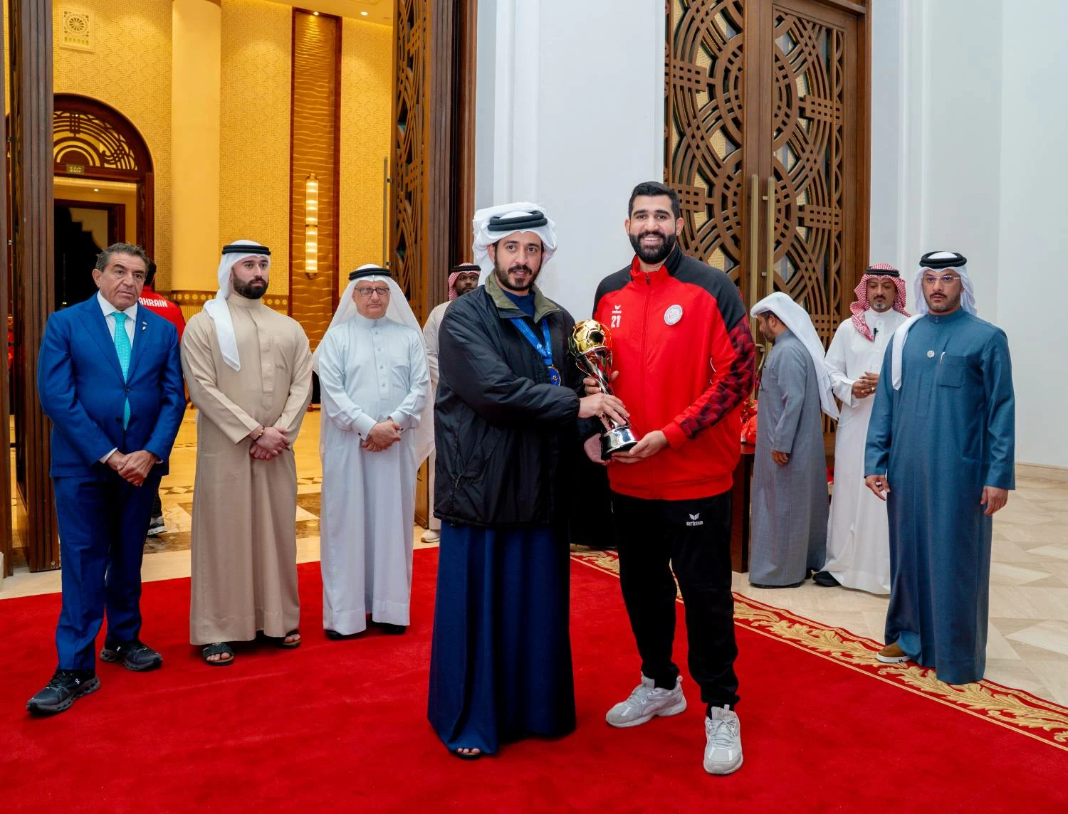 خالد بن حمد في مقدمة مستقبلي منتخب كرة اليد بطل كآس آسيا